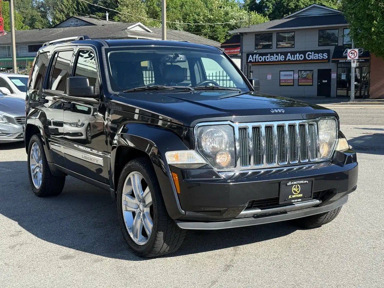 Jeep Liberty снимка Jeep Liberty