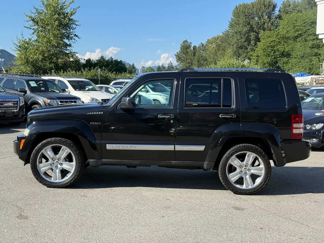 Jeep Liberty снимка Jeep Liberty