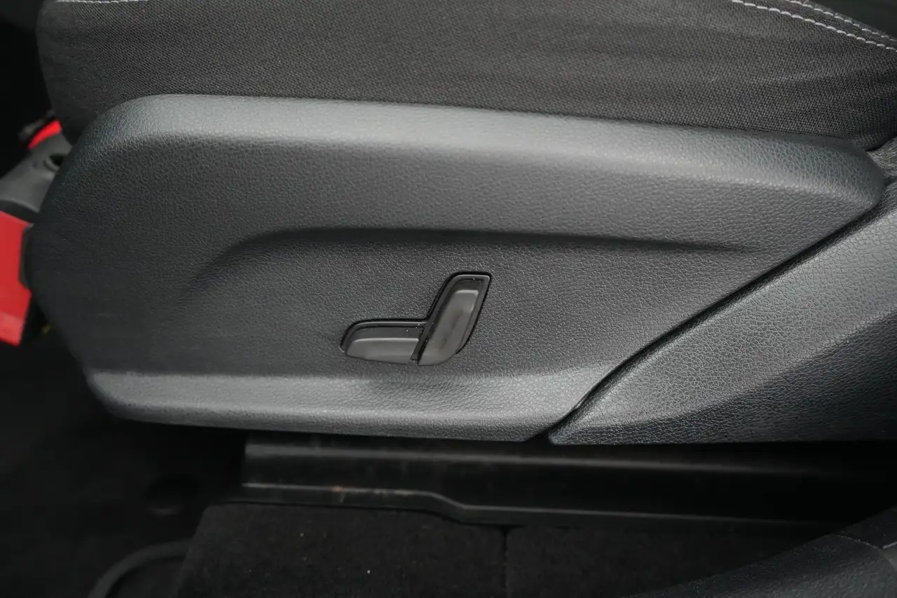 Mercedes-Benz EQC 4-Matic Business Solution LED GPS PDC CAM BLIS Ver, миниатюра 25