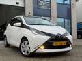 Toyota Aygo 1.0 VVT-i x-play/ 5drs/ nap/ 1e EIG/ dealeronderho Blanc - thumbnail 5