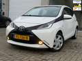 Toyota Aygo 1.0 VVT-i x-play/ 5drs/ nap/ 1e EIG/ dealeronderho Blanc - thumbnail 1