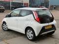 Toyota Aygo 1.0 VVT-i x-play/ 5drs/ nap/ 1e EIG/ dealeronderho Blanc - thumbnail 14