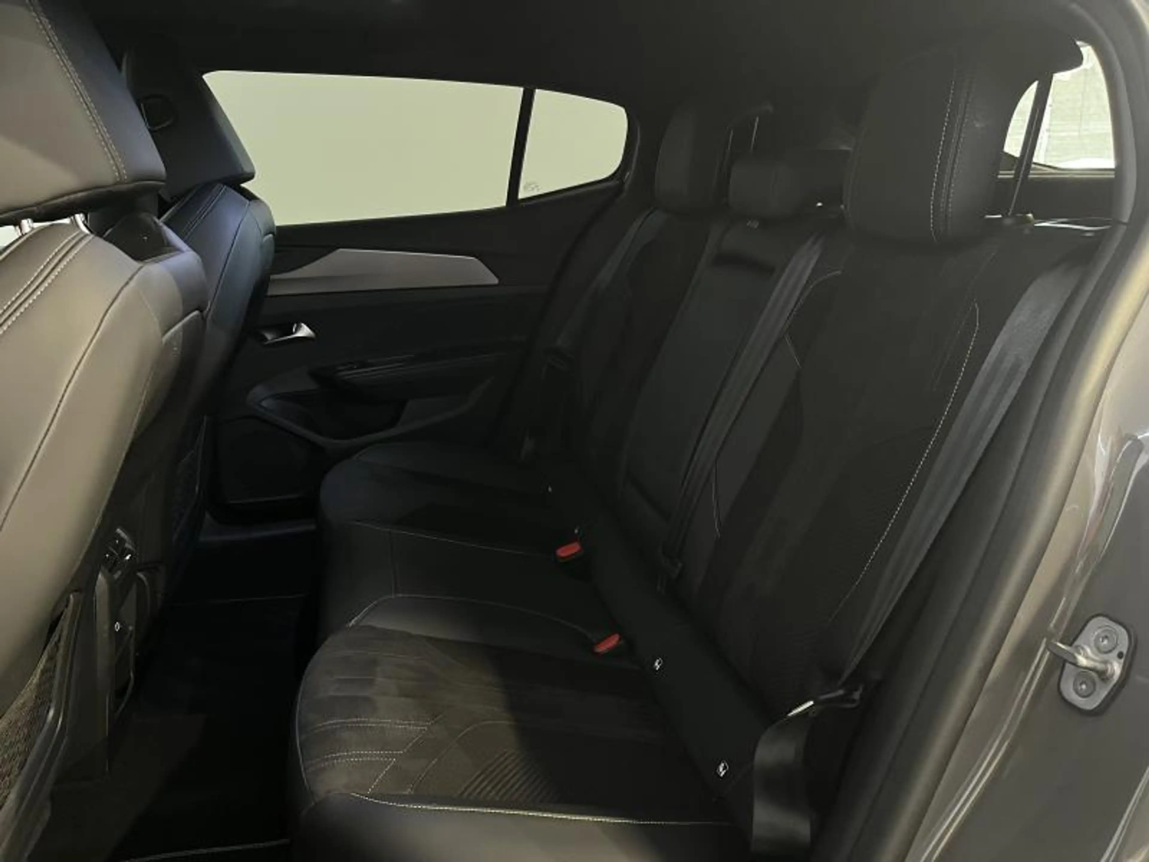 Peugeot 408 GT — photo 14