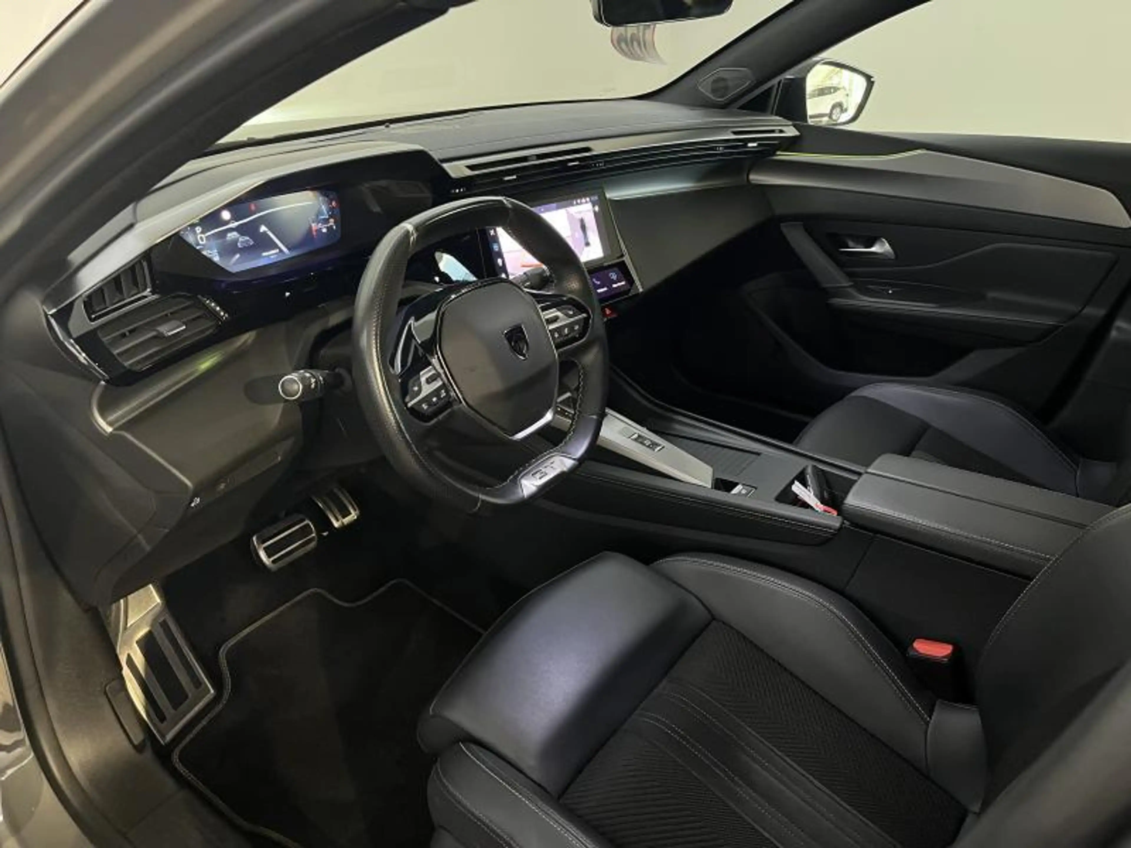 Peugeot 408 GT — photo 12