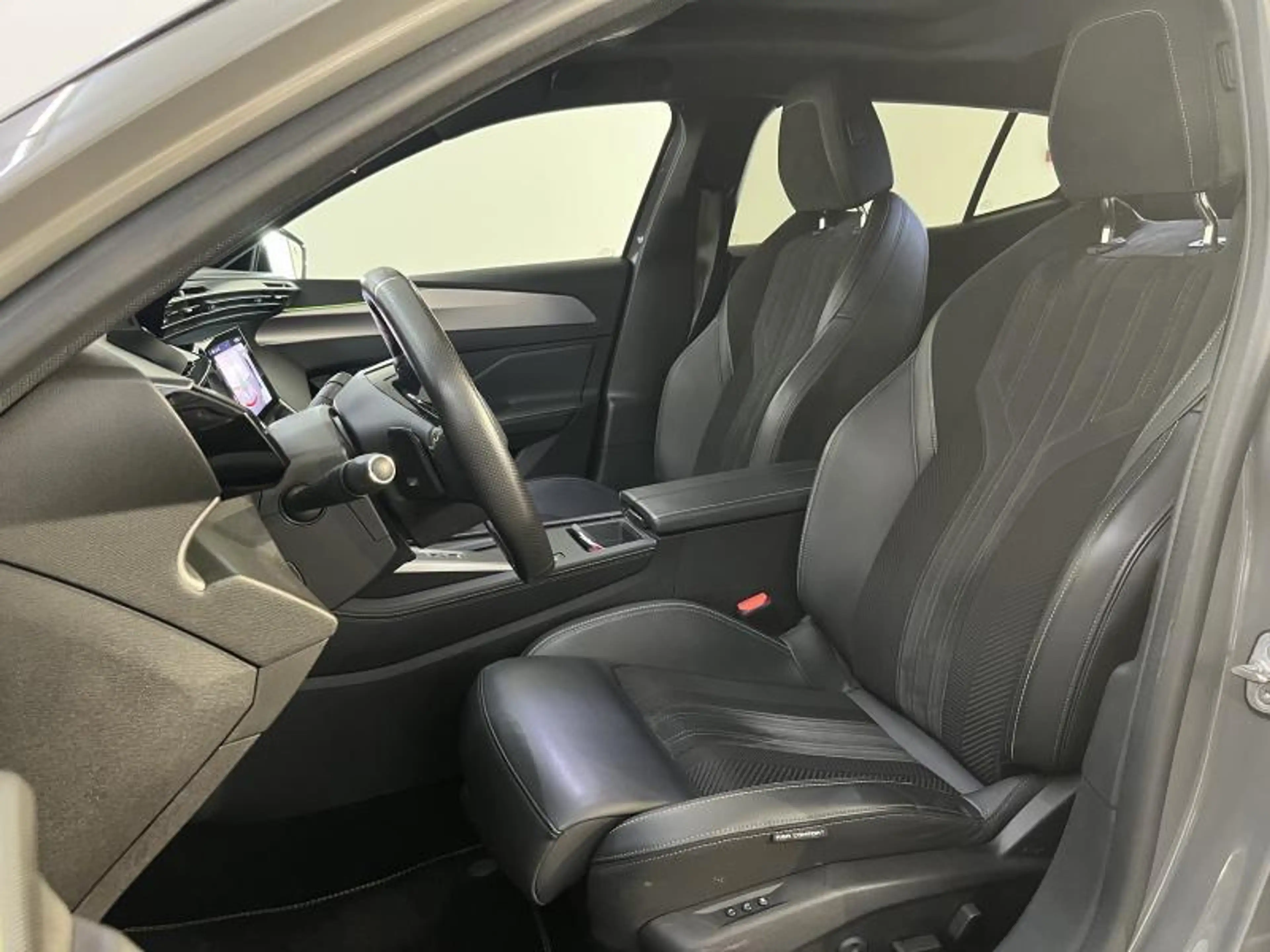 Peugeot 408 GT — photo 13