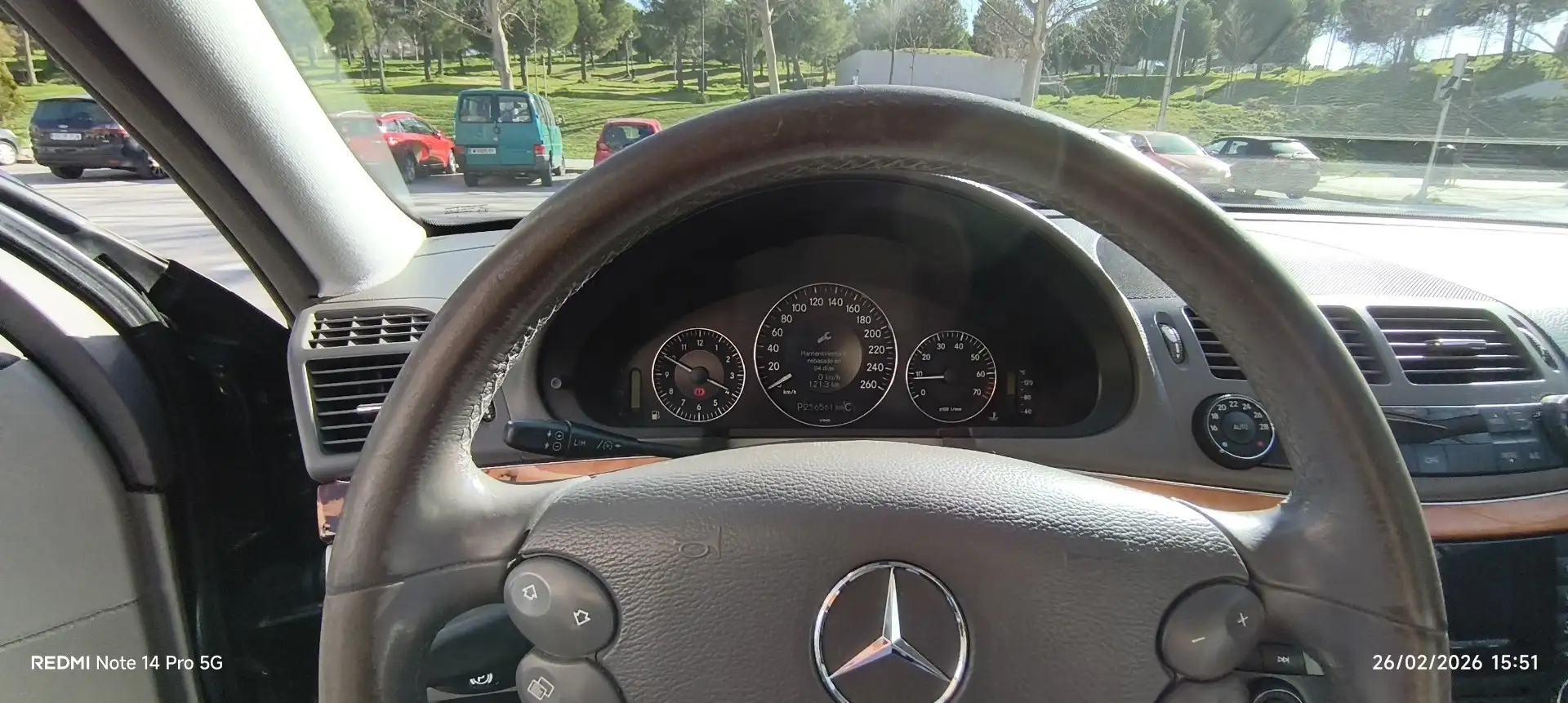 Mercedes-Benz E 200 200K Avantgarde Aut. - 1