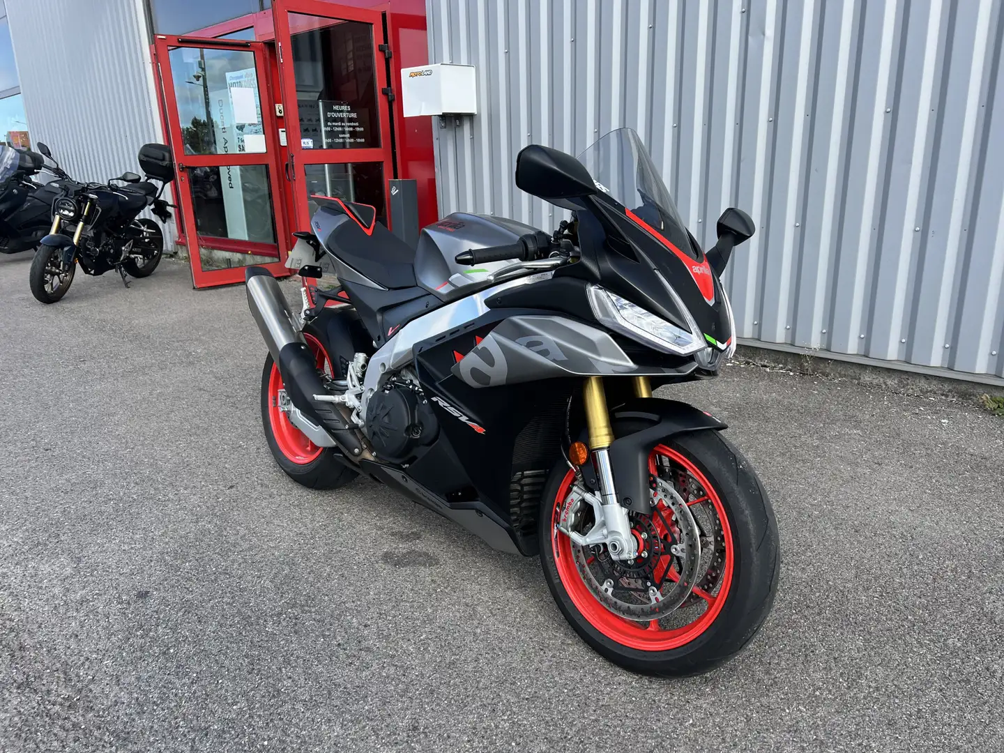Aprilia RSV4 - 2