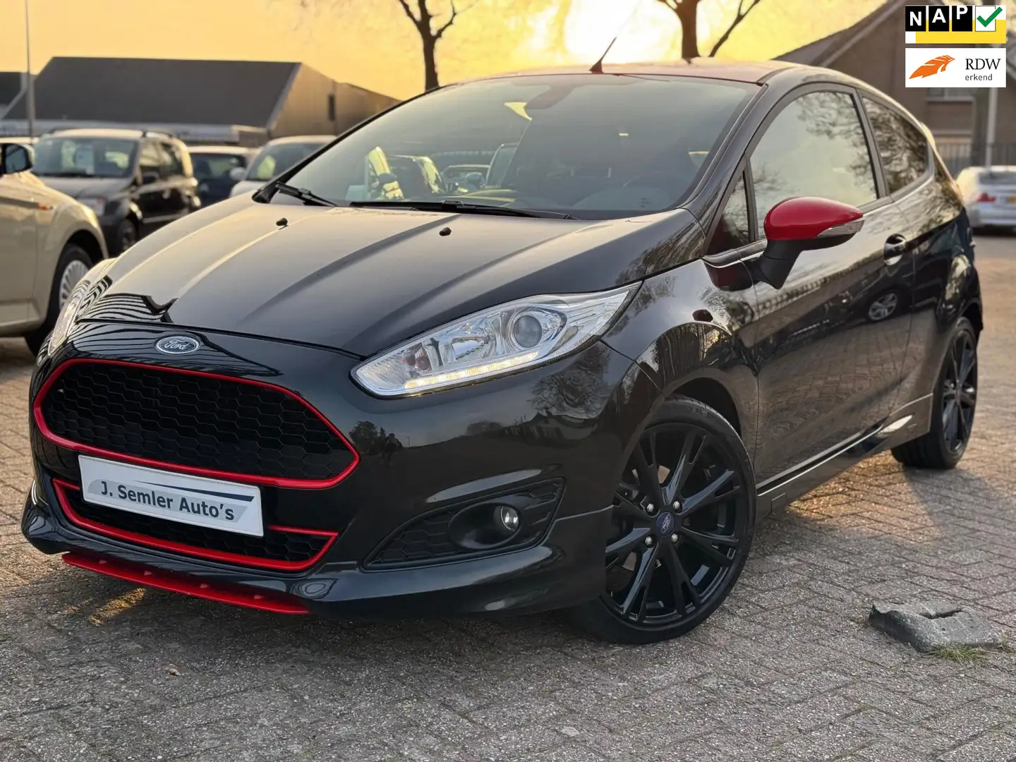 Ford Fiesta 1.0 EcoBoost ST-LINE BLACK & RED EDITION 140 PK AI Zwart - 1