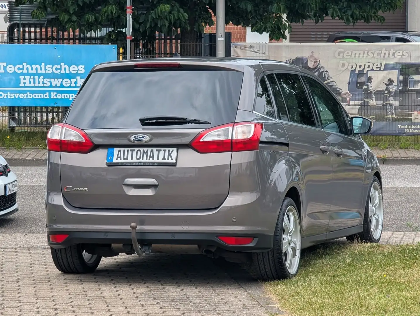 Ford Grand C-Max Grand C-MAX Titanium*7-SITZE*PDC !! Braun - 2