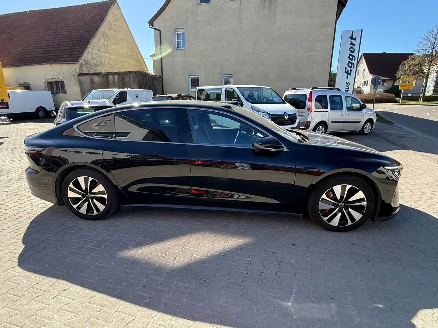NIO ET7 480 kW Baas AHK PANO LUFT Massage Negro - 2