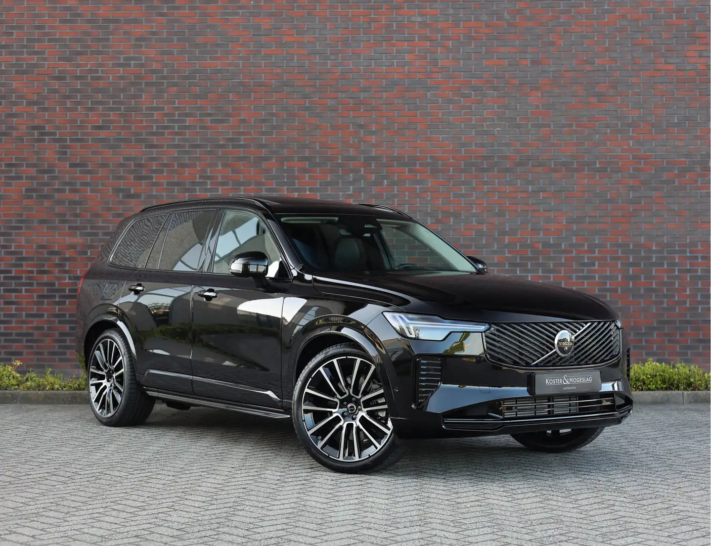Volvo XC90 T8 AWD Ultra Dark *Pano*Trekhaak*Luchtvering* Zwart - 1