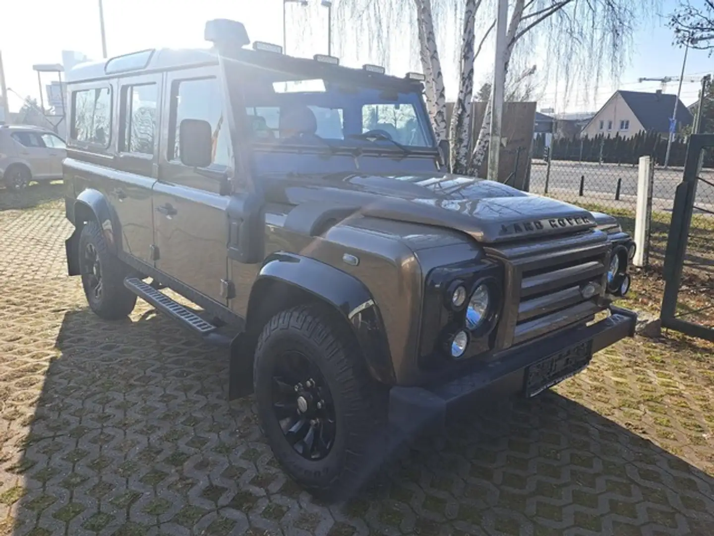 Land Rover Defender 110 Rough Station Wagon 1. Hand 7-Sitze Braun - 2