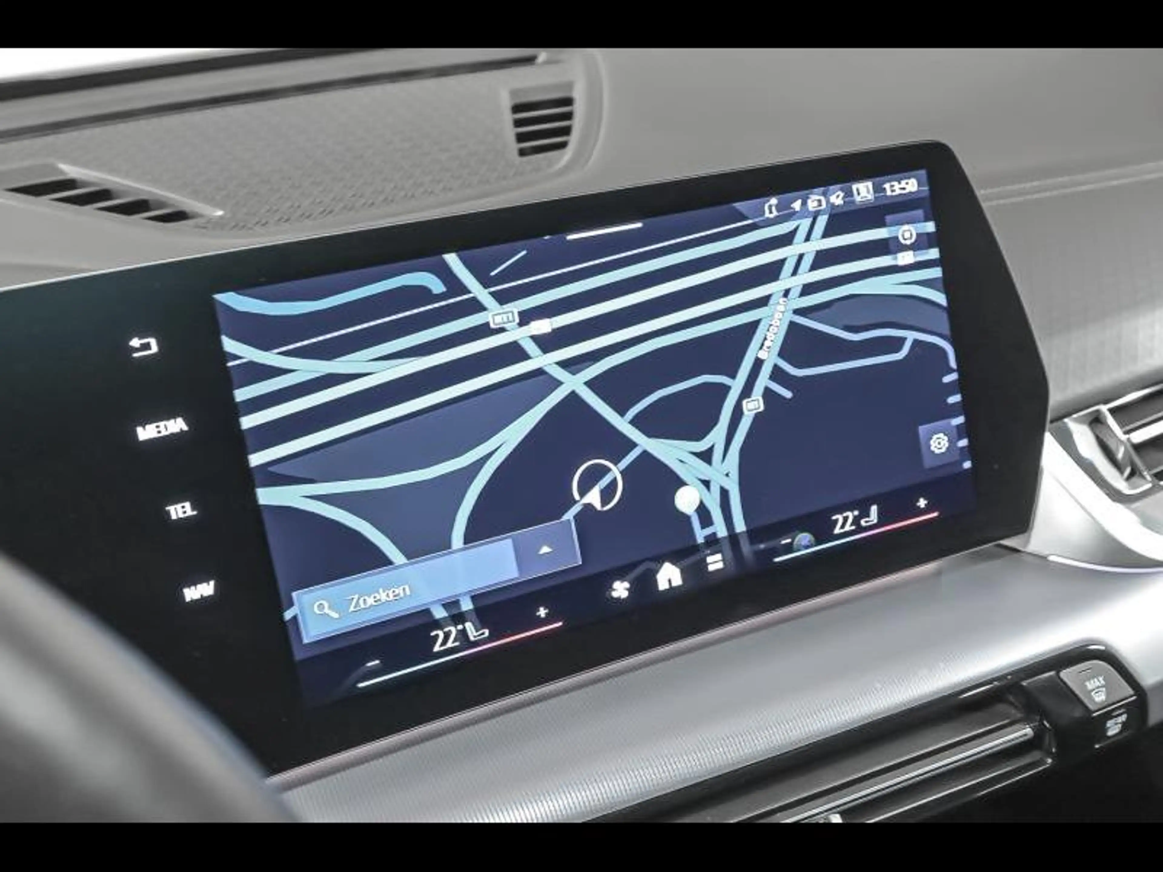 BMW iX2 IX2 20 — photo 14