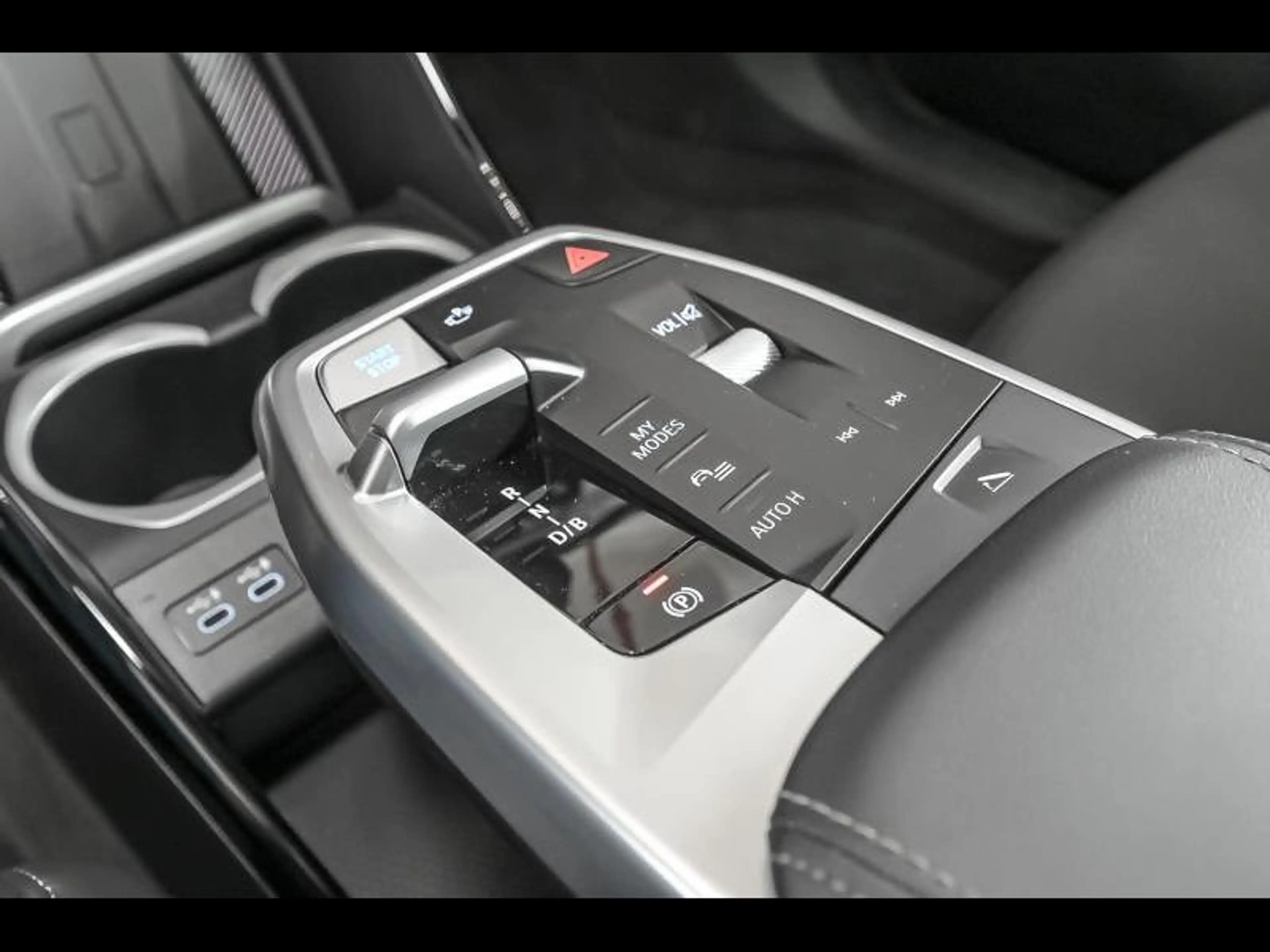 BMW iX2 IX2 20 — photo 11