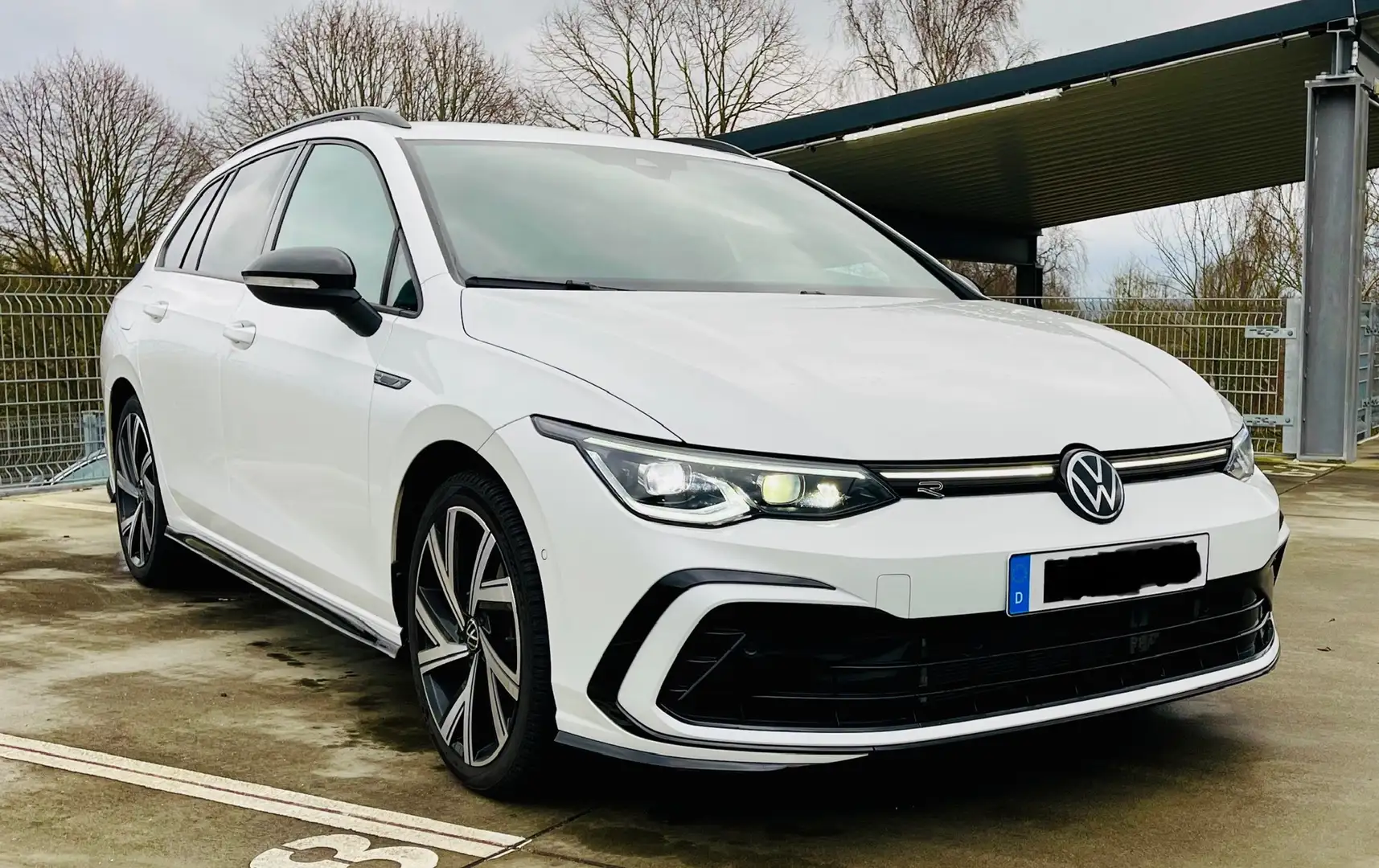 Volkswagen Golf Variant R-Line, Black-Line, IQ-Light Weiß - 1