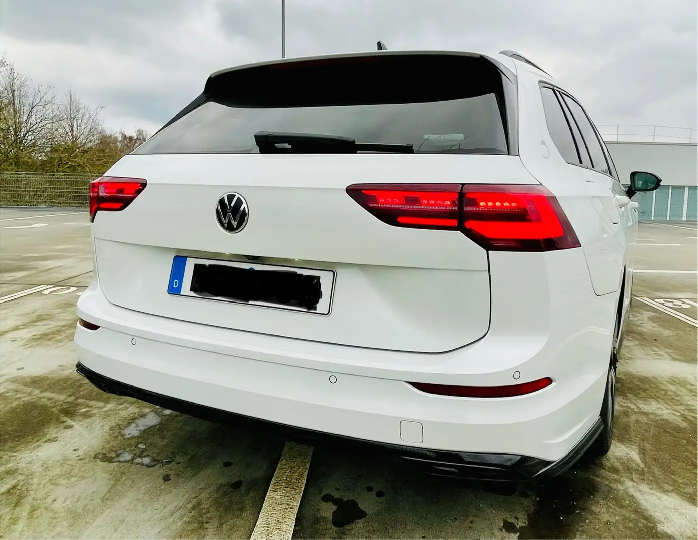Volkswagen Golf Variant R-Line, Black-Line, IQ-Light Weiß - 2