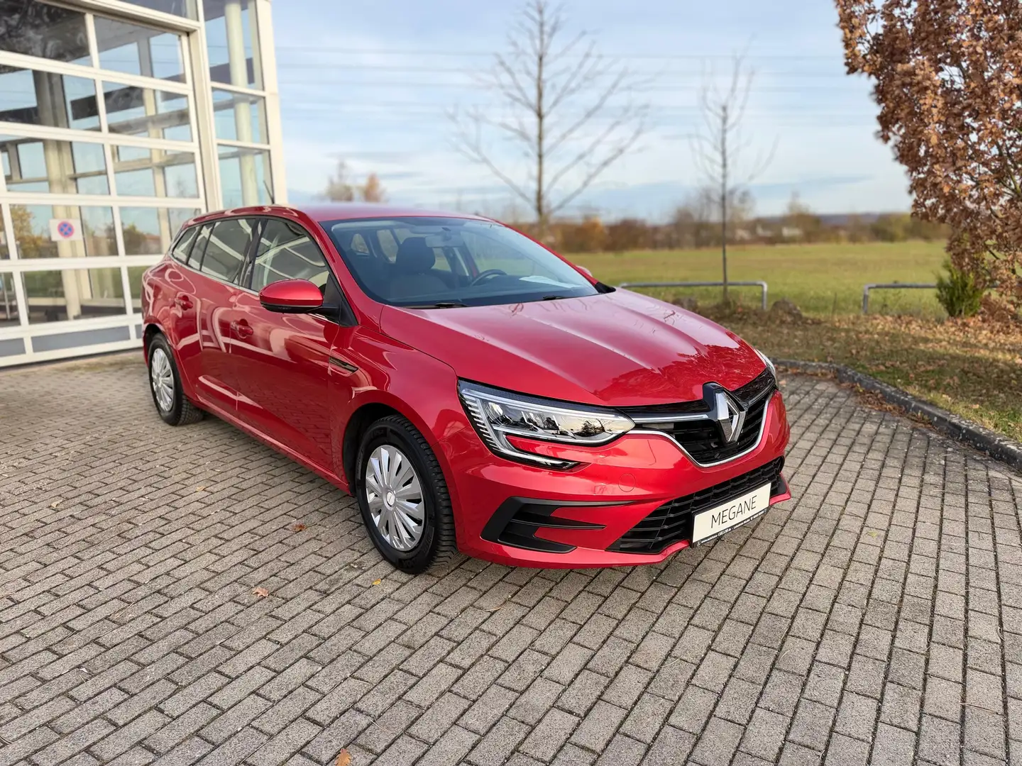 Renault Megane Grandtour Life TCe 115 GPF Rosso - 2