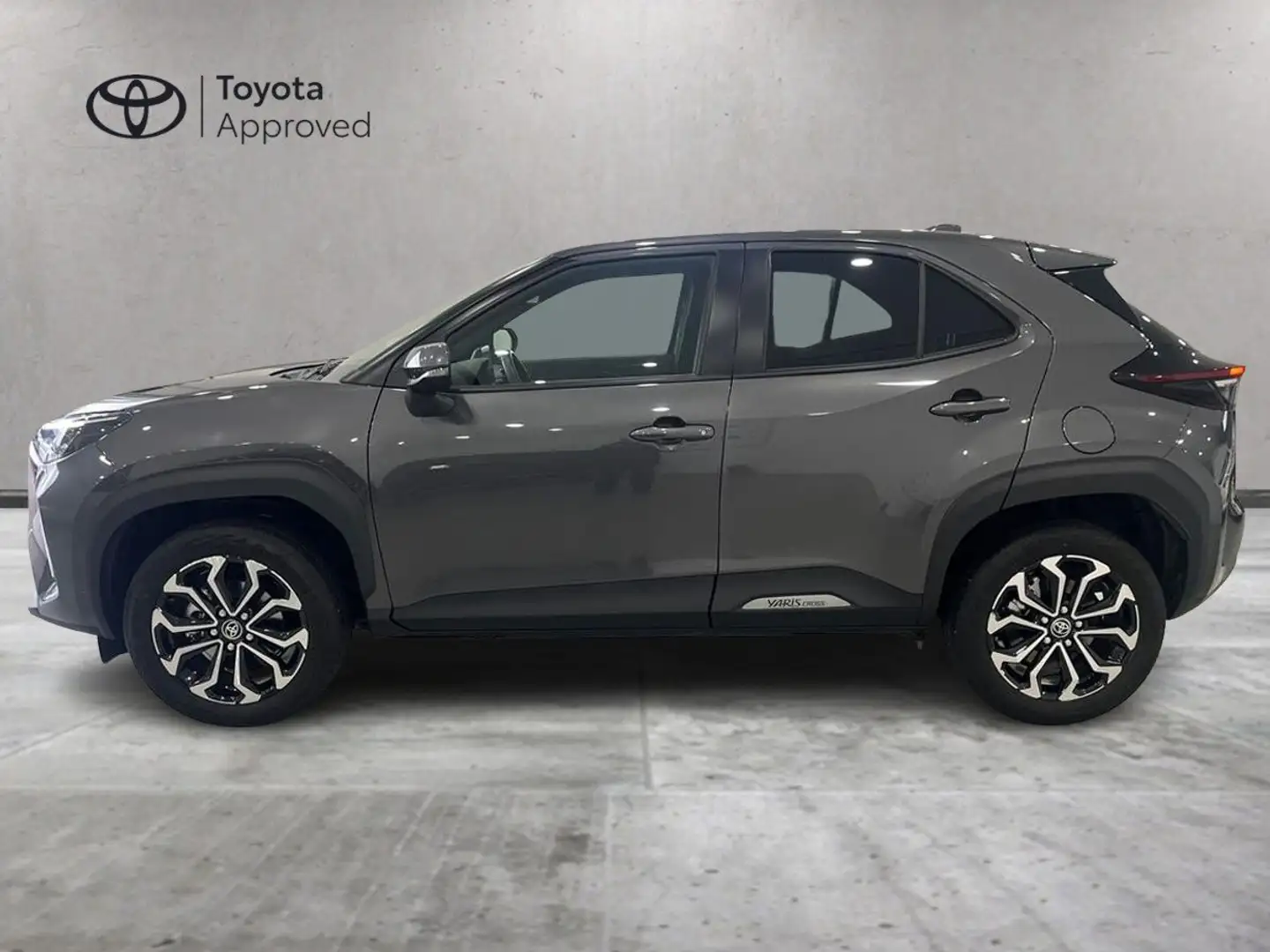 Toyota Yaris Cross 1.5 Hybrid 5p. E-CVT Trend Gri - 2