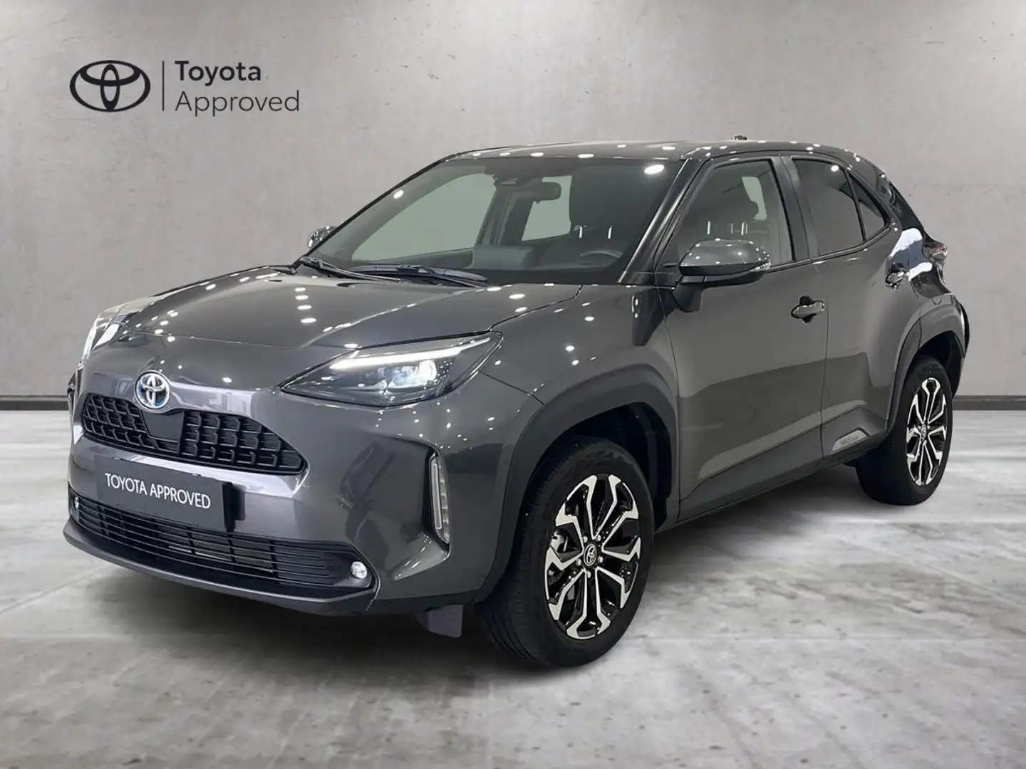 Toyota Yaris Cross 1.5 Hybrid 5p. E-CVT Trend Gri - 1