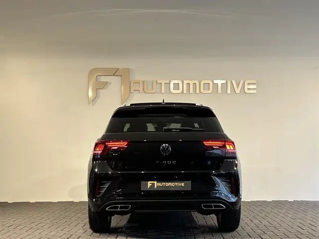 Volkswagen T-Roc view 5