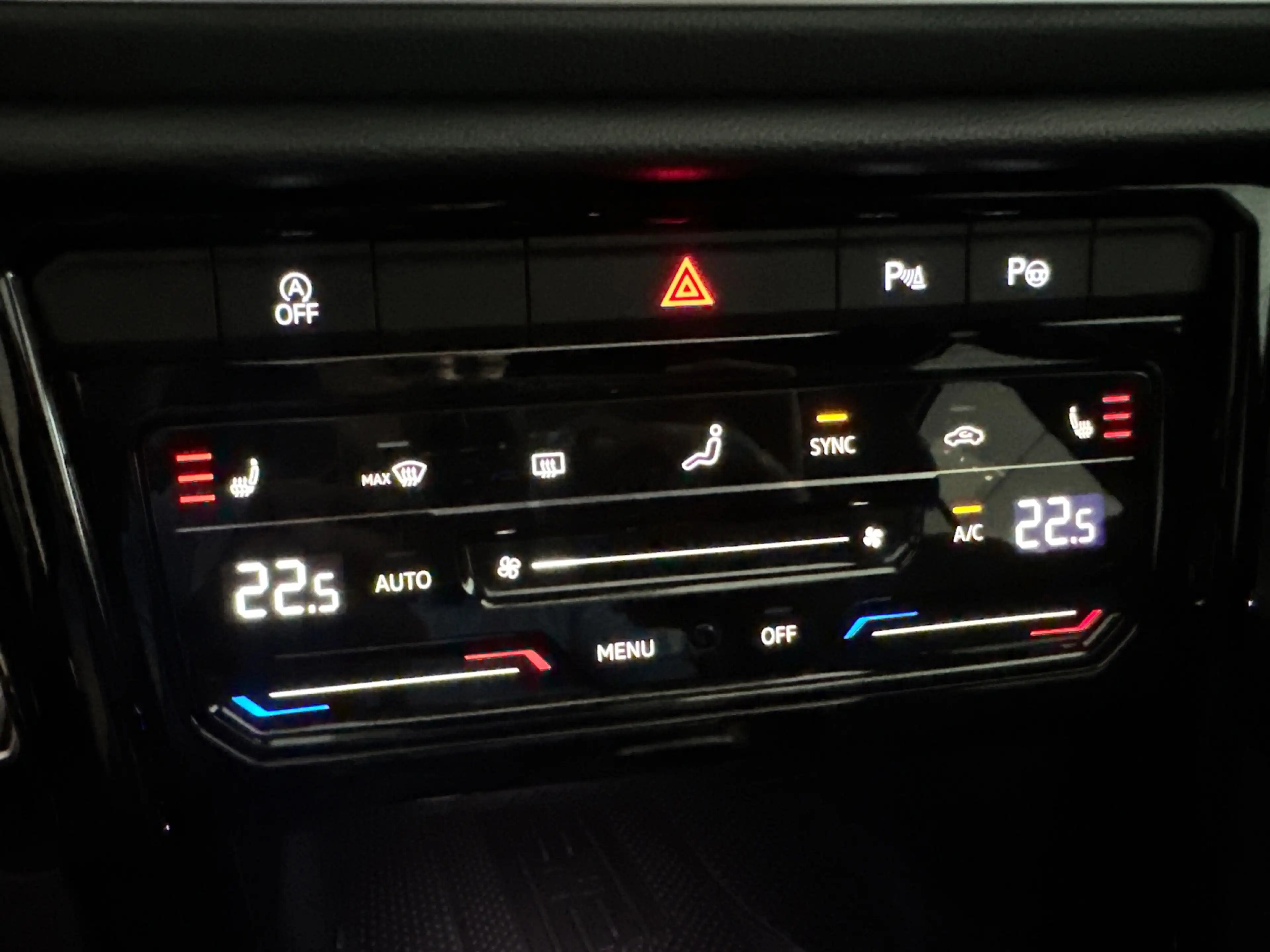 Volkswagen T-Roc 1.5 TSI R-Line Edition Pano|ACC|Lane Assist|Keyles — photo 15