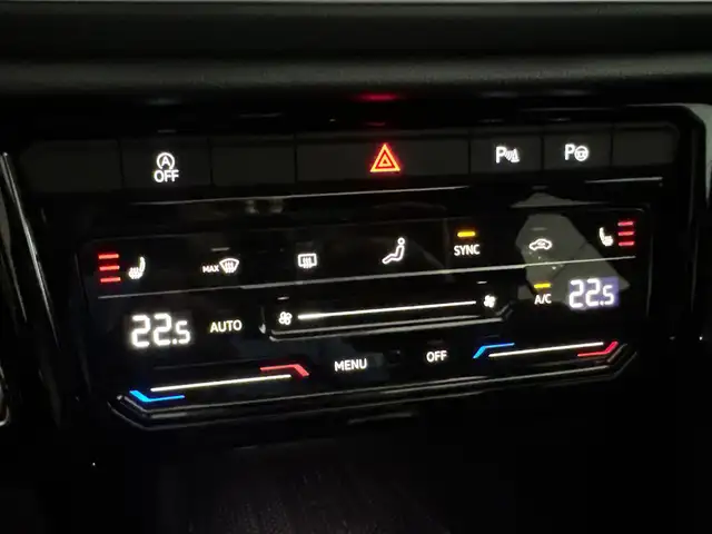 Volkswagen T-Roc view 15