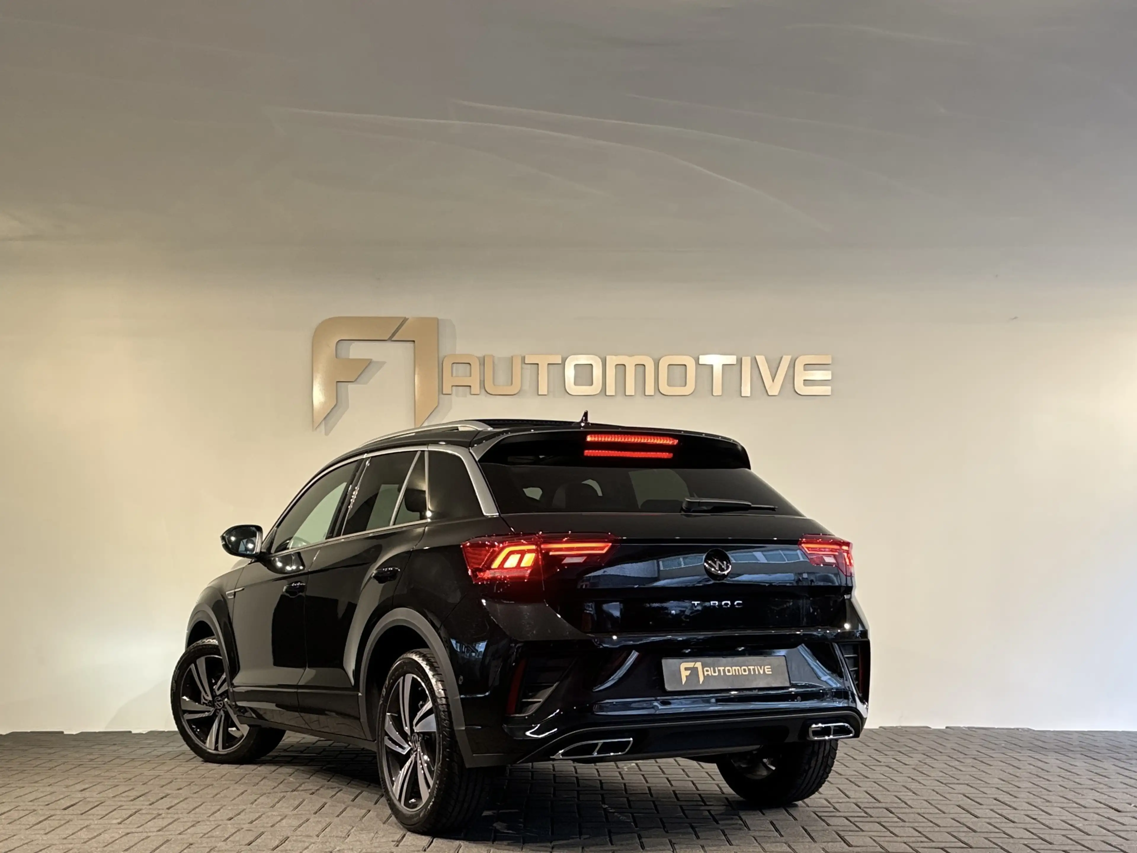 Volkswagen T-Roc 1.5 TSI R-Line Edition Pano|ACC|Lane Assist|Keyles — photo 6