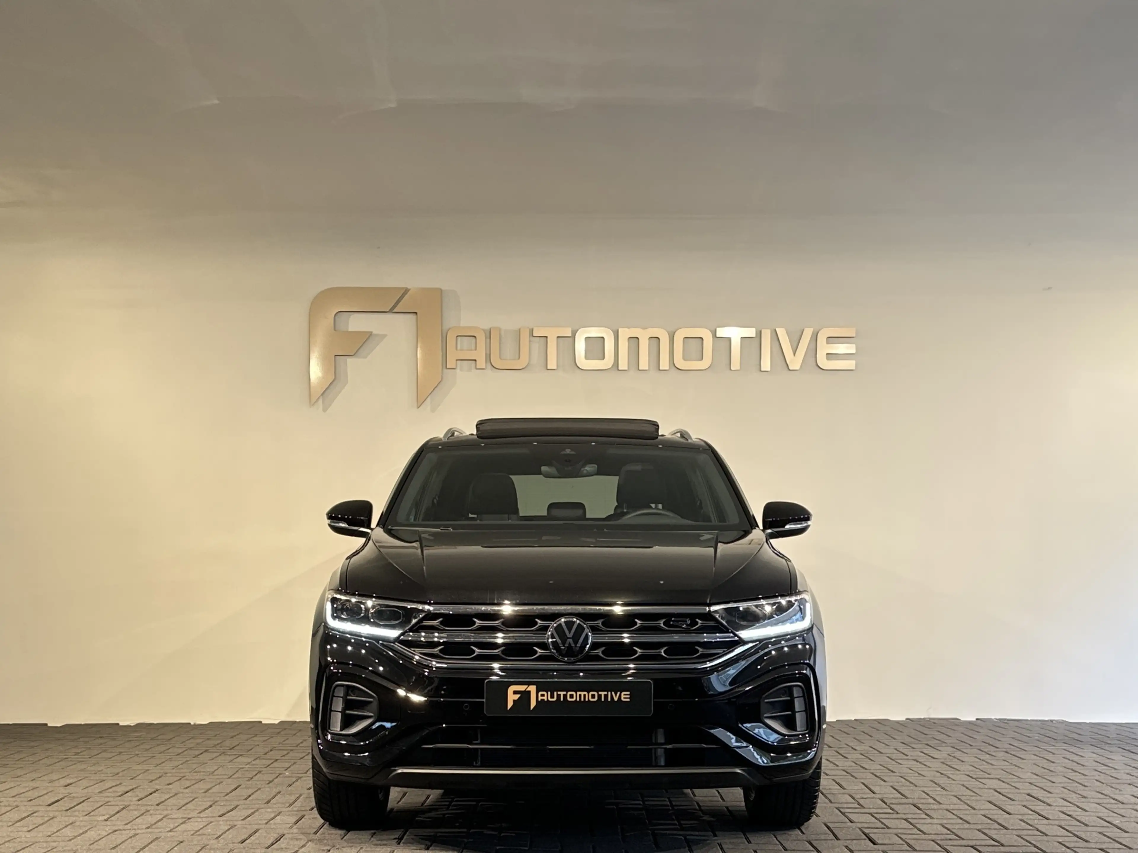Volkswagen T-Roc 1.5 TSI R-Line Edition Pano|ACC|Lane Assist|Keyles — photo 2
