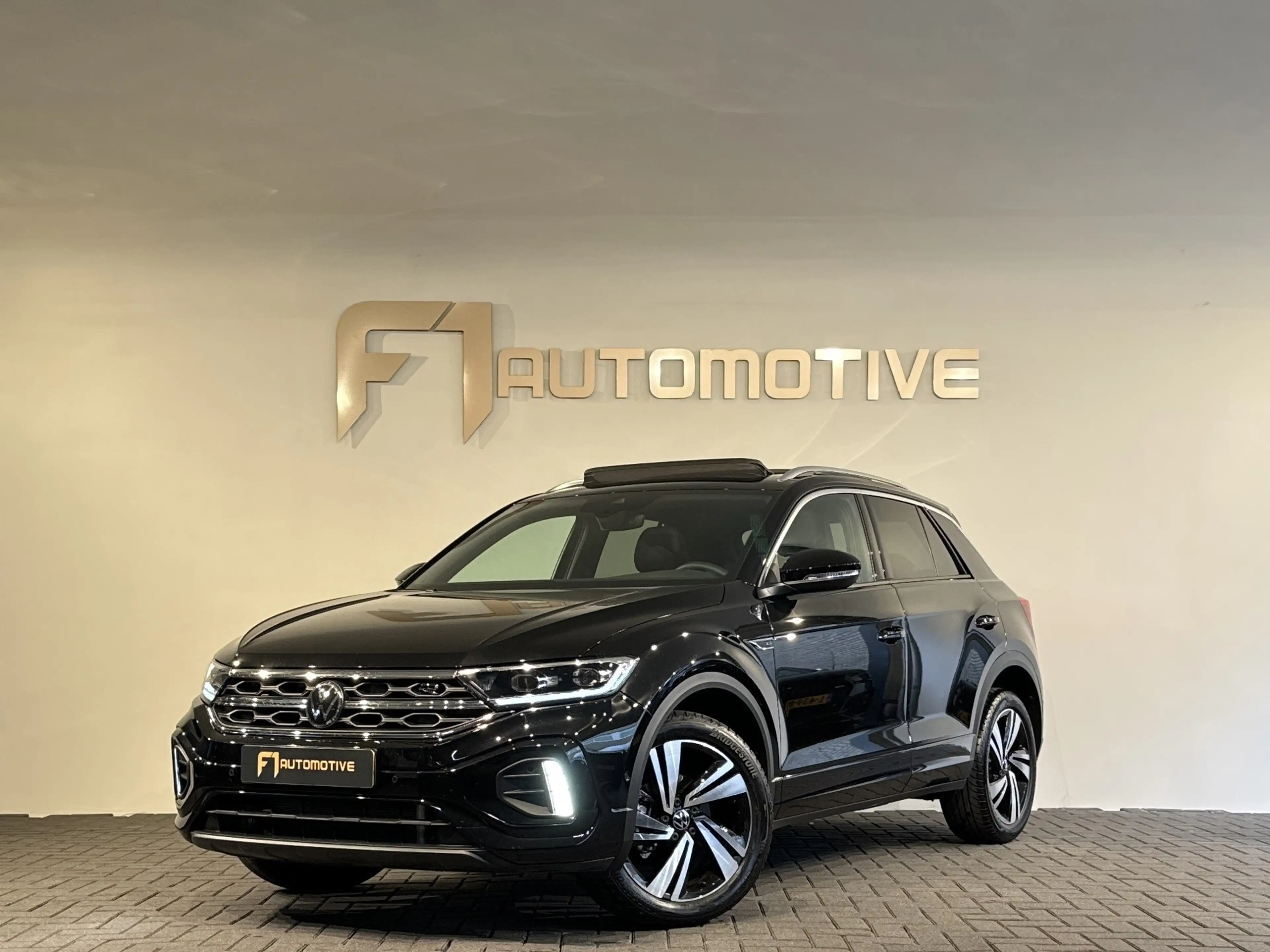 Volkswagen T-Roc 1.5 TSI R-Line Edition Pano|ACC|Lane Assist|Keyles
