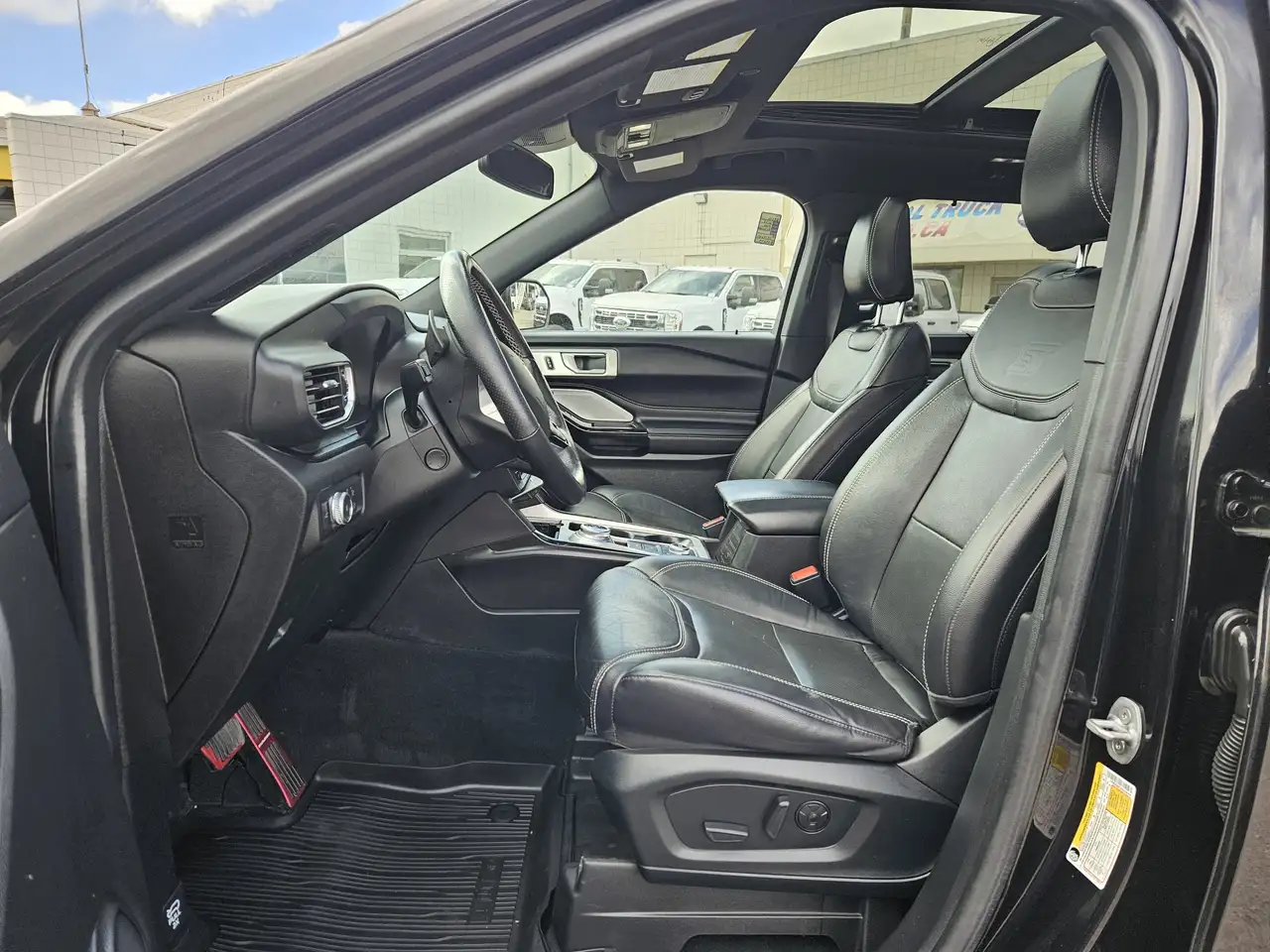 Ford Explorer снимка Ford Explorer