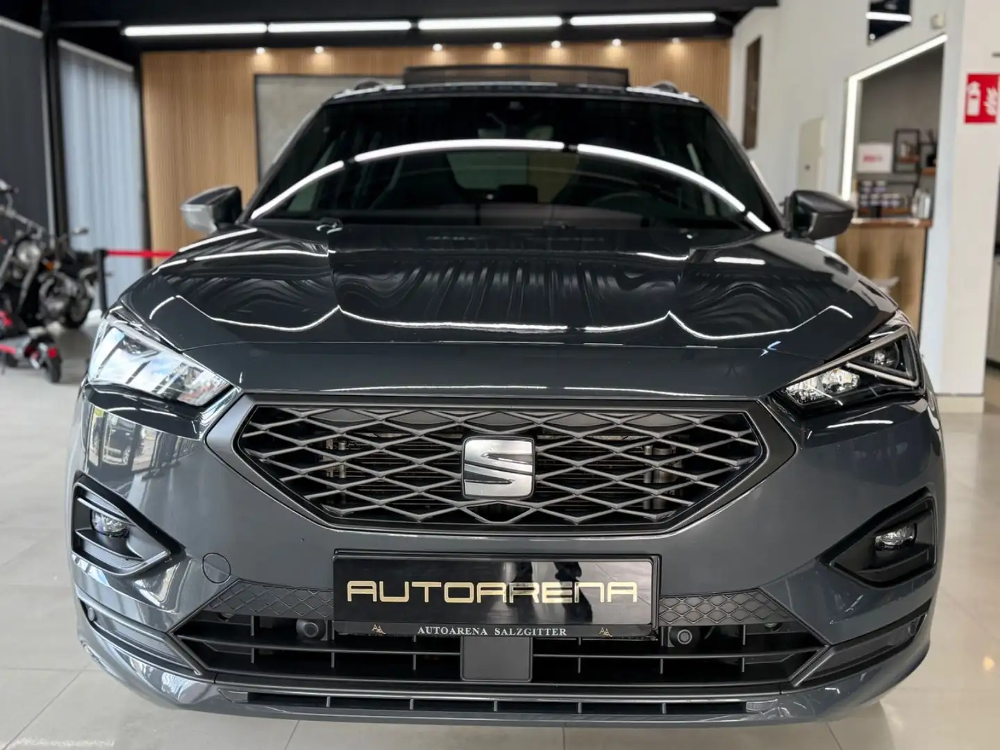 SEAT Tarraco 2.0 TDI FR-Line 4x4*DSG*PANO*AHK*R.KAM* Grau - 2