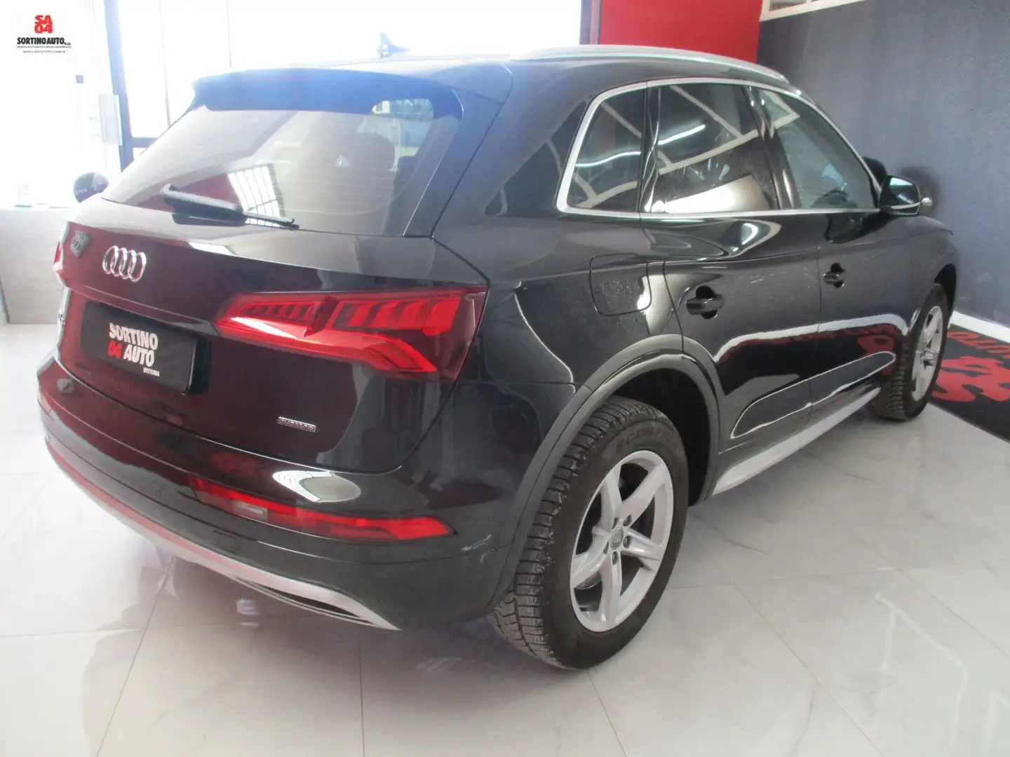 Audi Q5 40 2.0 tdi Busin.Sport quattro 204cv s-tronic FULL Nero - 2