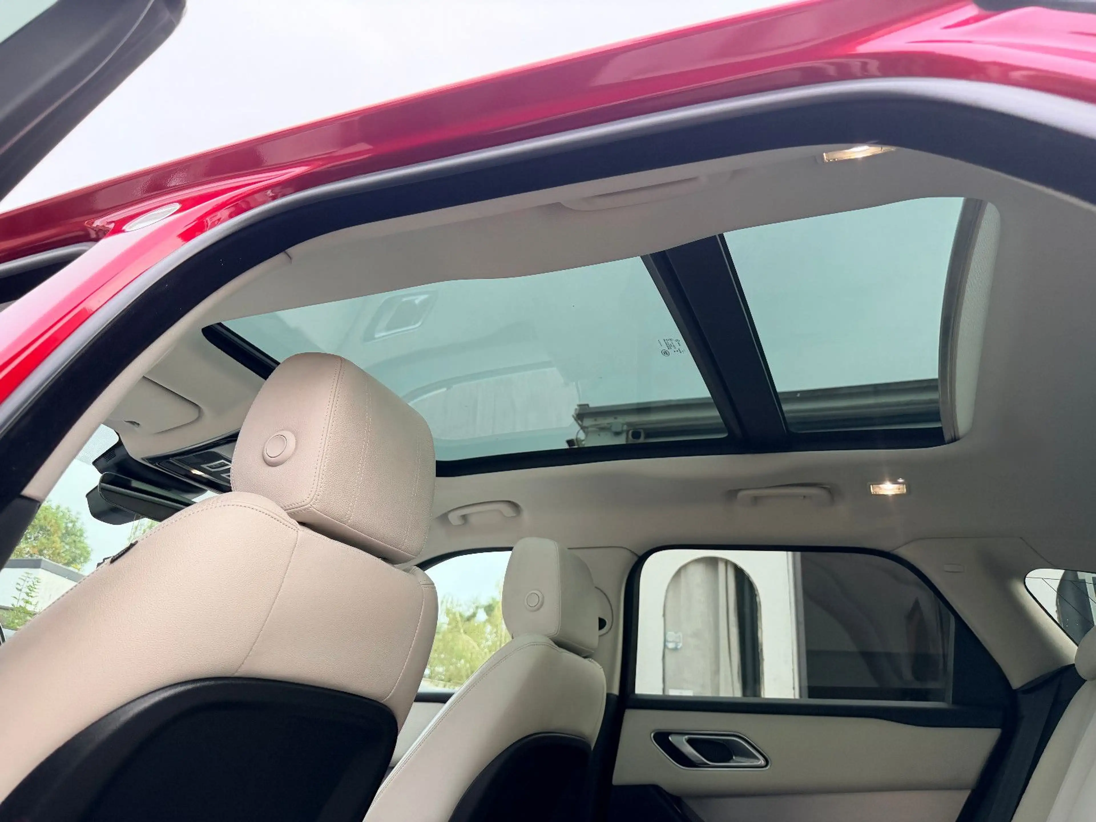 Land Rover Range Rover Velar R-Dynamic S LED Navi 360° Pano — photo 10