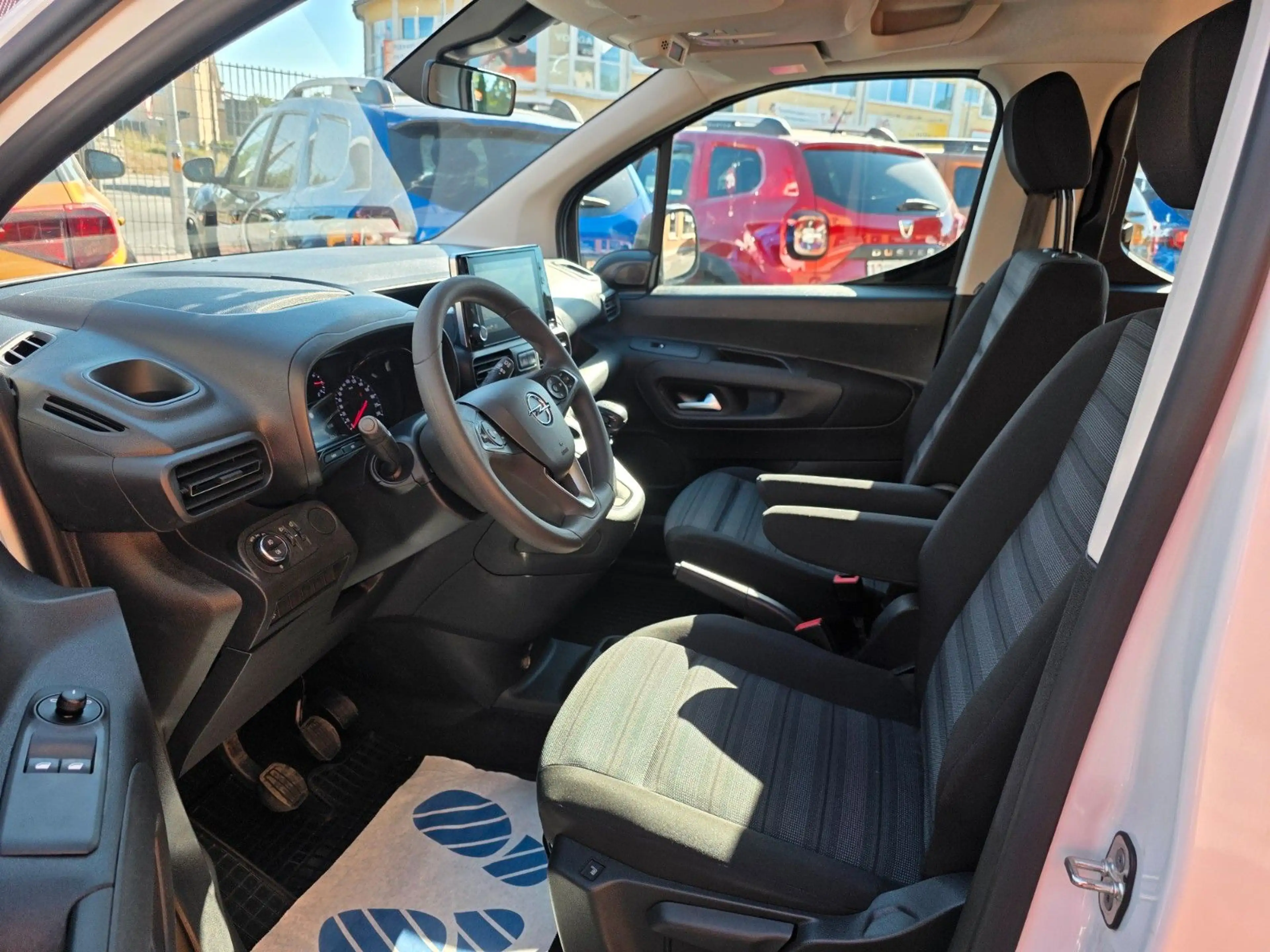 Opel Combo Life E 1.2T *WENiG KM! NAVI/SHZ/CAM — photo 10