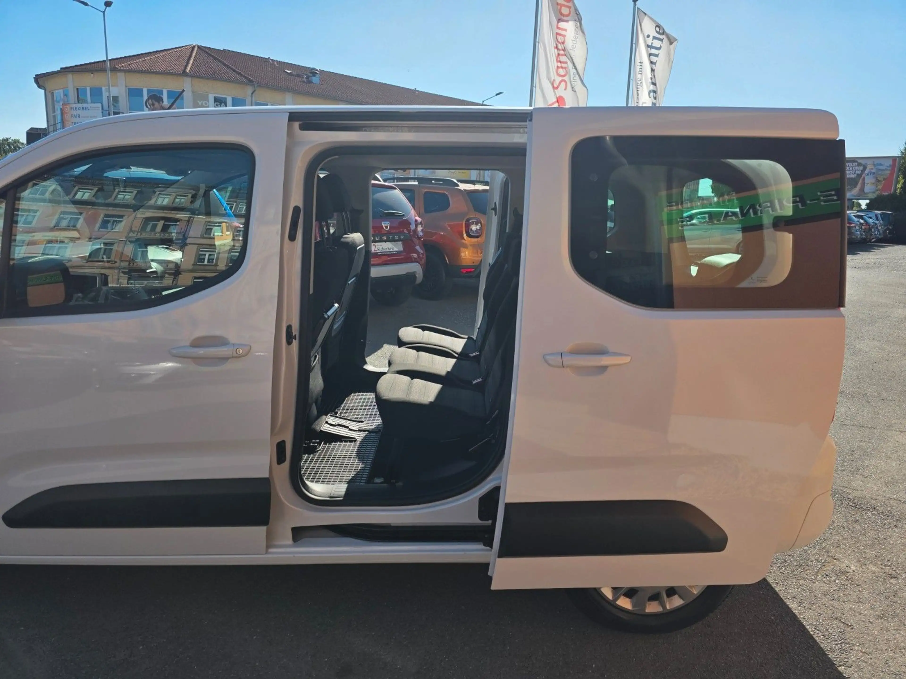 Opel Combo Life E 1.2T *WENiG KM! NAVI/SHZ/CAM — photo 9