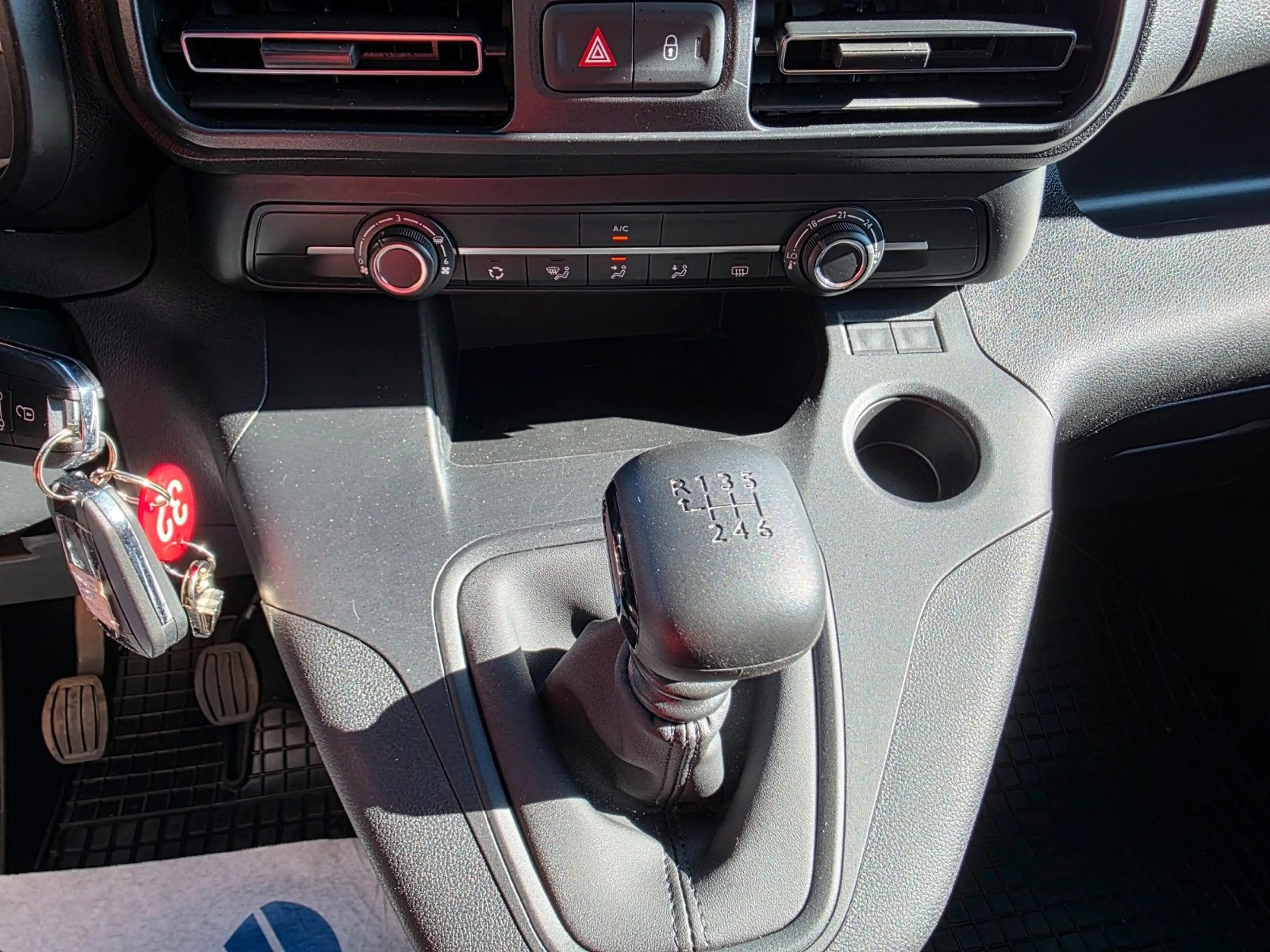 Opel Combo Life E 1.2T *WENiG KM! NAVI/SHZ/CAM — photo 14