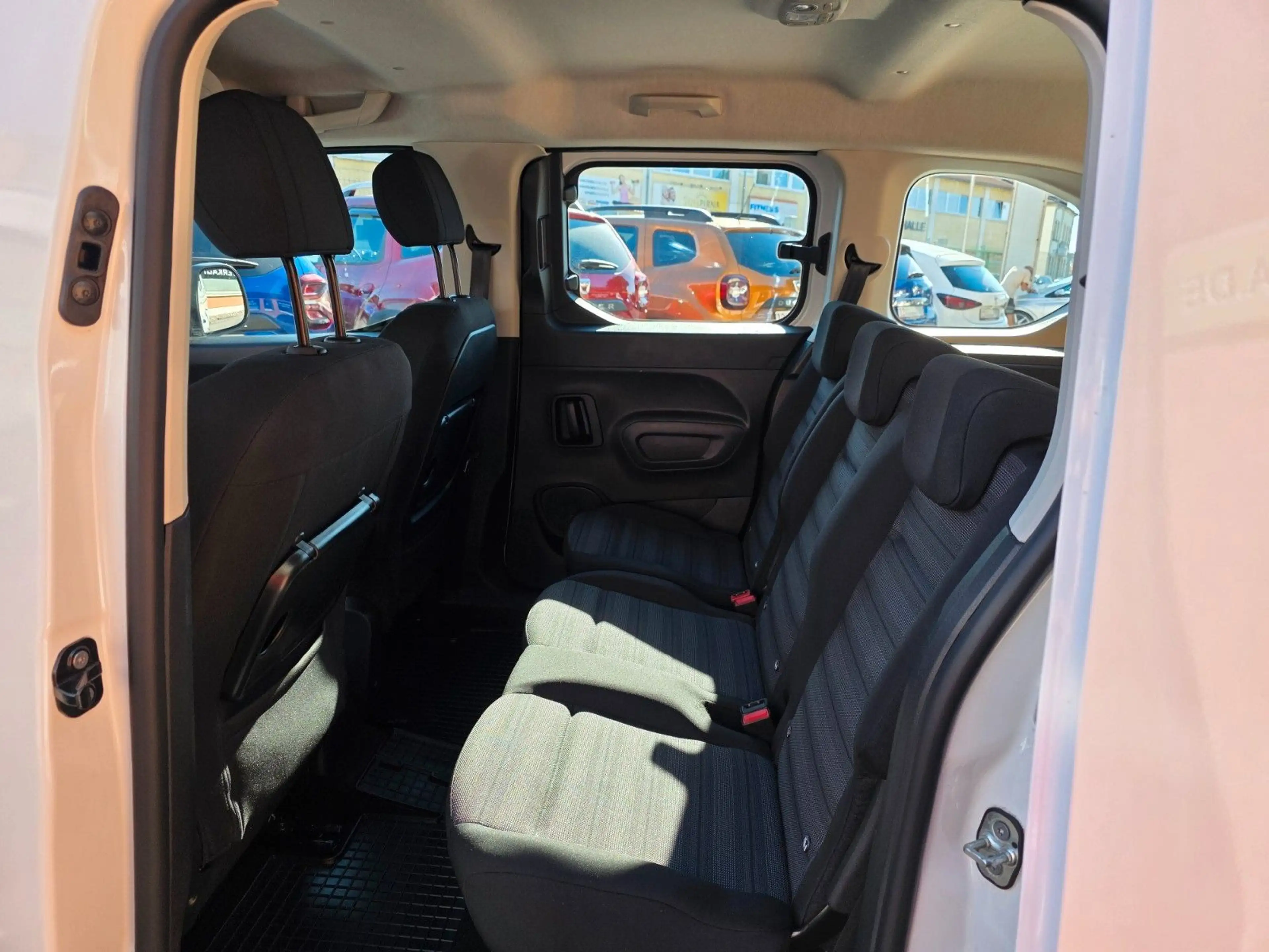 Opel Combo Life E 1.2T *WENiG KM! NAVI/SHZ/CAM — photo 11