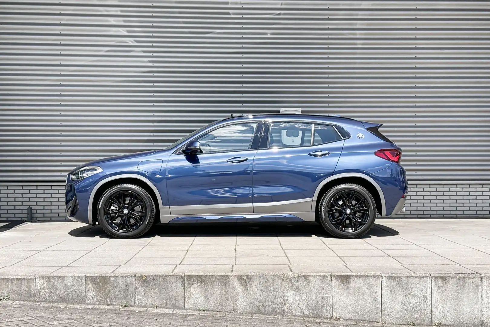 BMW X2 xDrive25e High Executive / Selections Blauw - 2