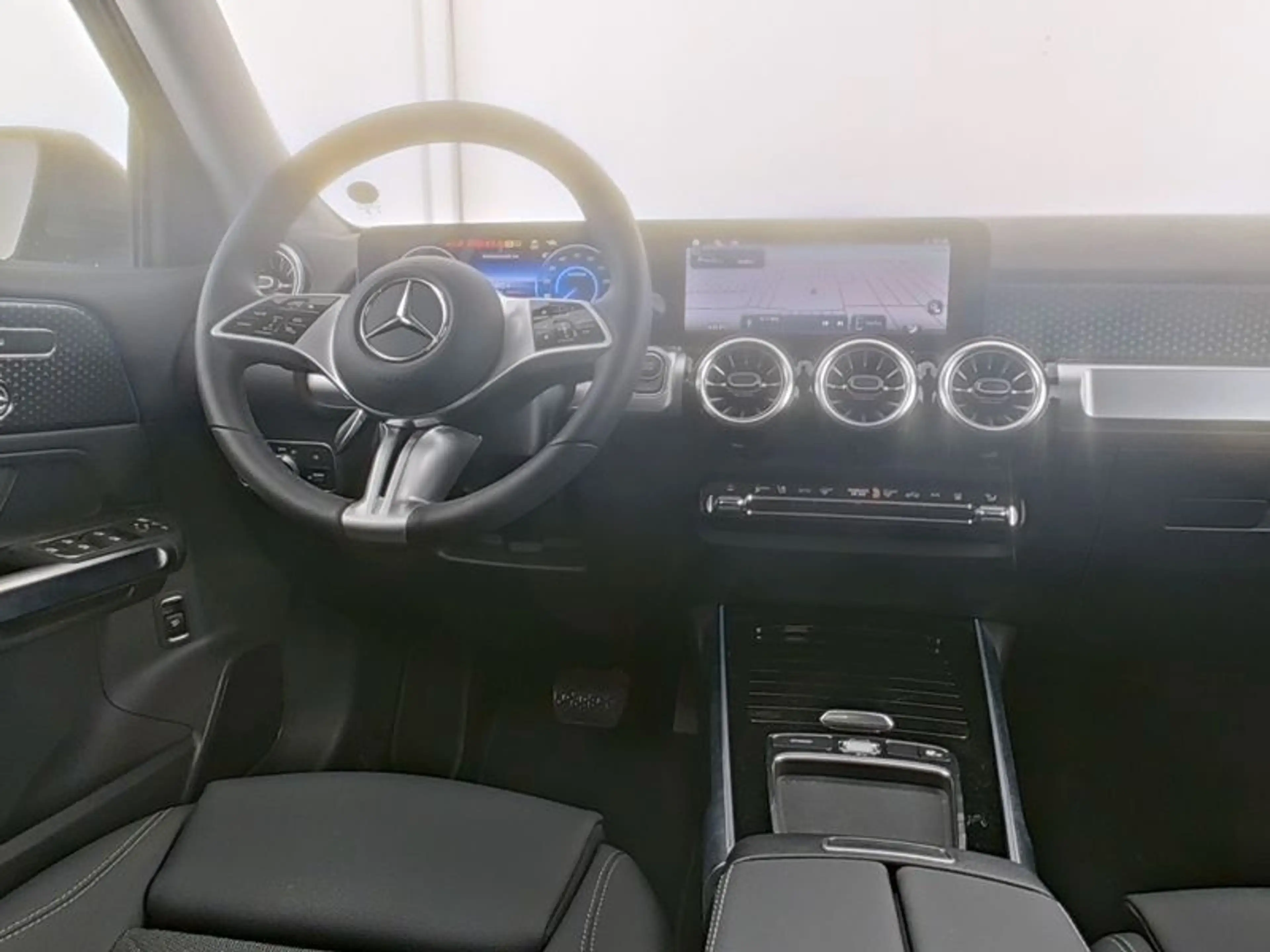 Mercedes-Benz EQB 250 PROGRESSIVE+FAHRASSIST+TOTW+AMBIENTE — photo 6