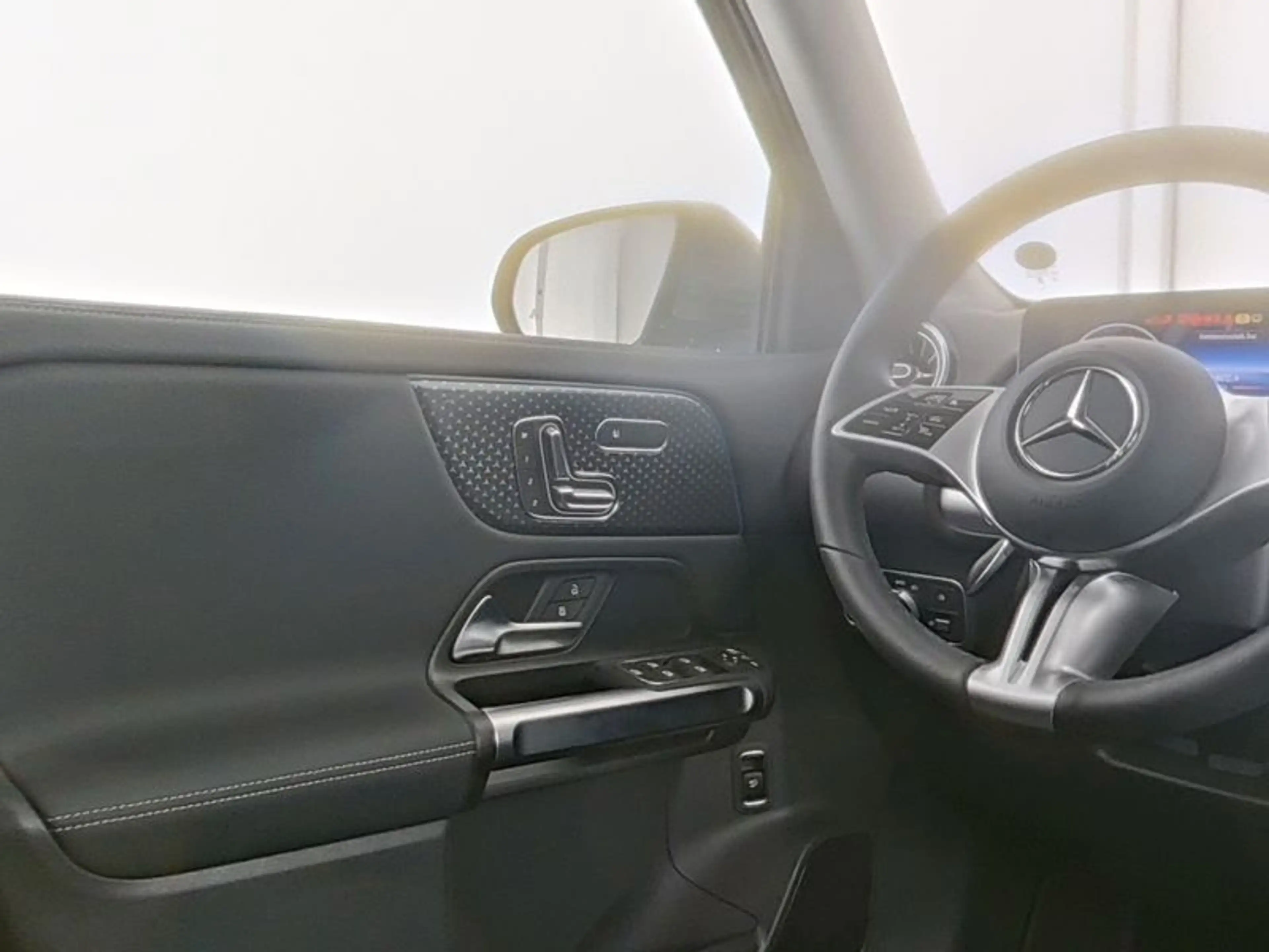 Mercedes-Benz EQB 250 PROGRESSIVE+FAHRASSIST+TOTW+AMBIENTE — photo 9