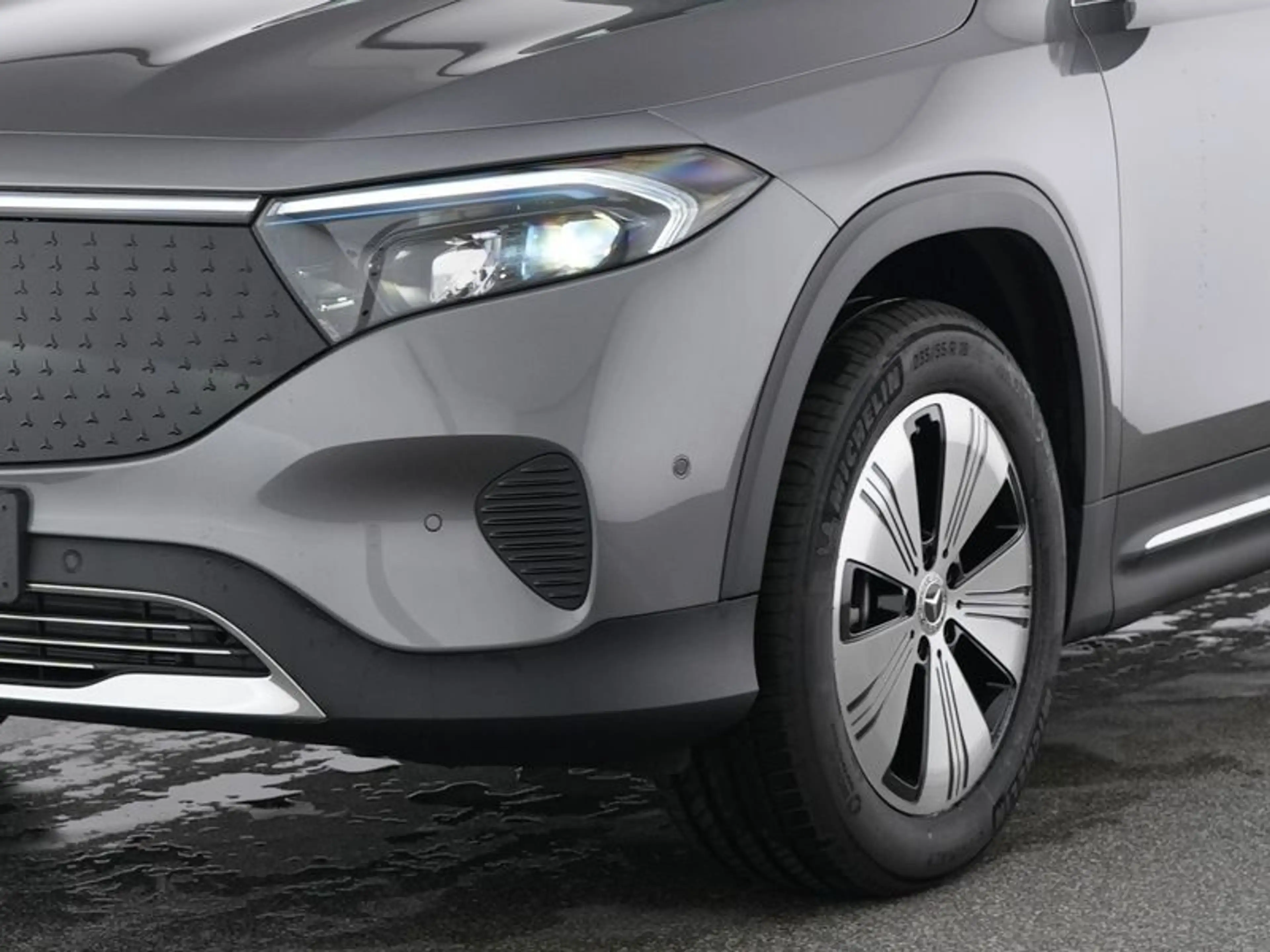 Mercedes-Benz EQB 250 PROGRESSIVE+FAHRASSIST+TOTW+AMBIENTE — photo 4