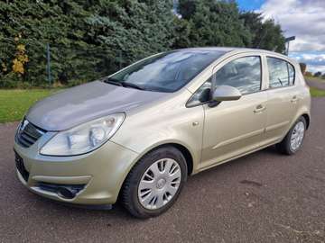 Corsa  5-Türer 1.4.16V . Tüv bei Kauf neu.