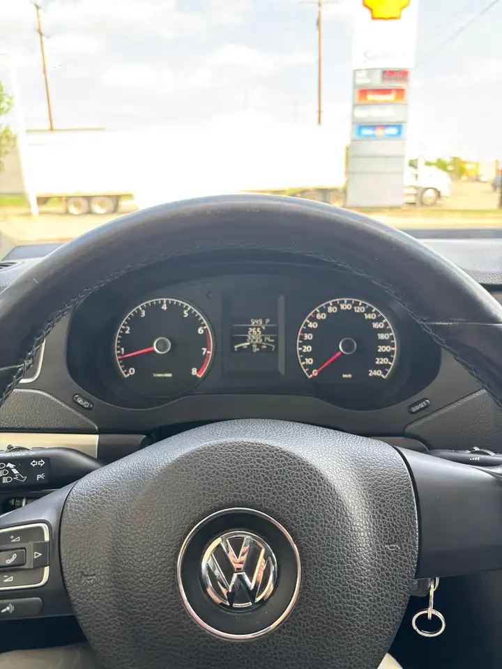 Volkswagen Jetta снимка Volkswagen Jetta