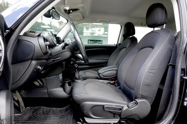 Mini Hatch view 9