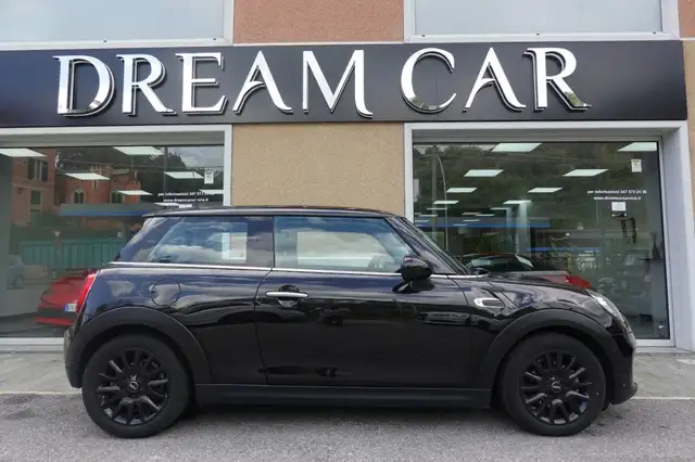Mini Hatch view 6