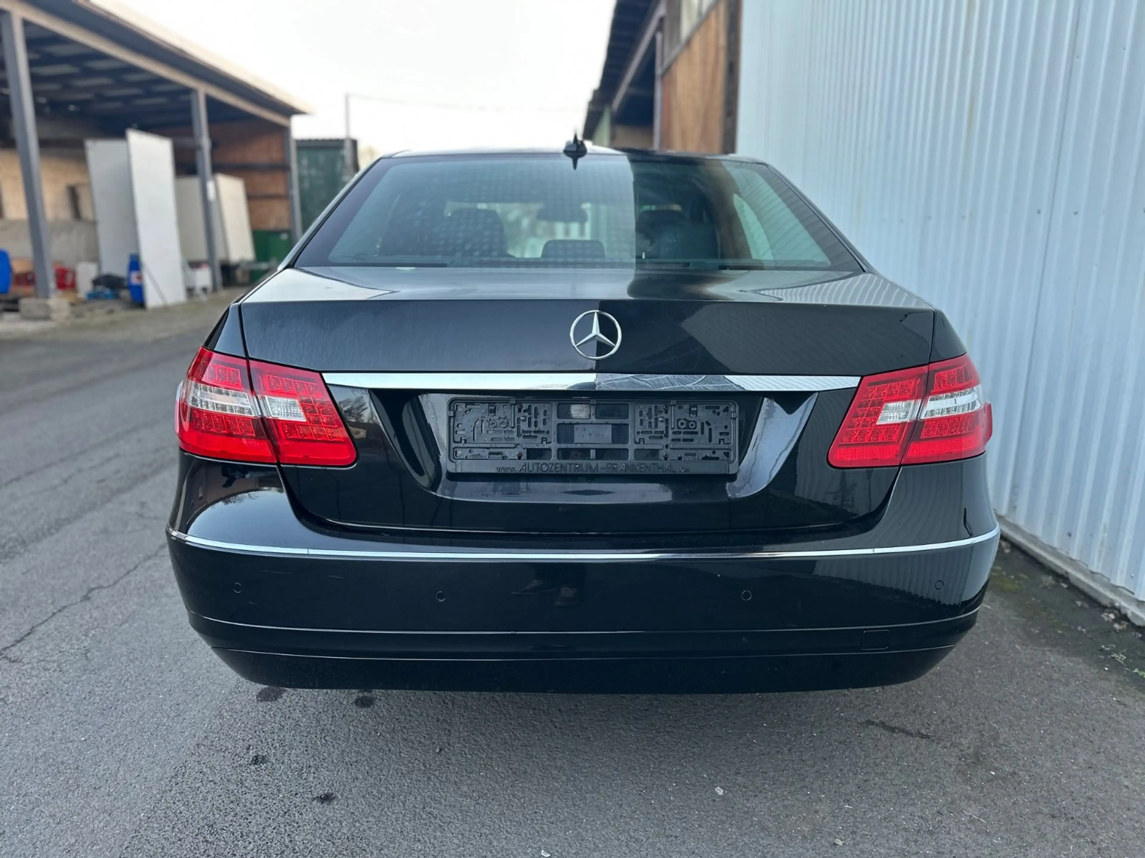 Mercedes-Benz E 220 CDI Limo,Automatik, Guter Zustand Festpreis — photo 3