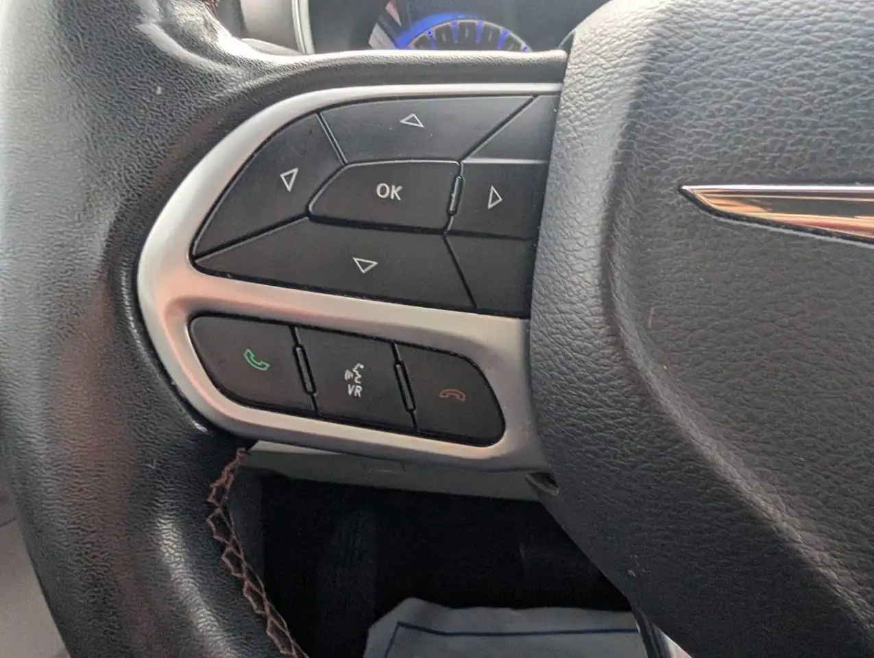 Chrysler Pacifica photo Chrysler Pacifica