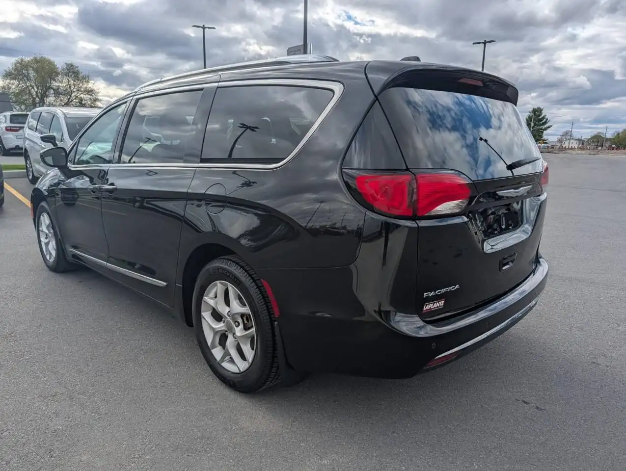 Chrysler Pacifica photo Chrysler Pacifica