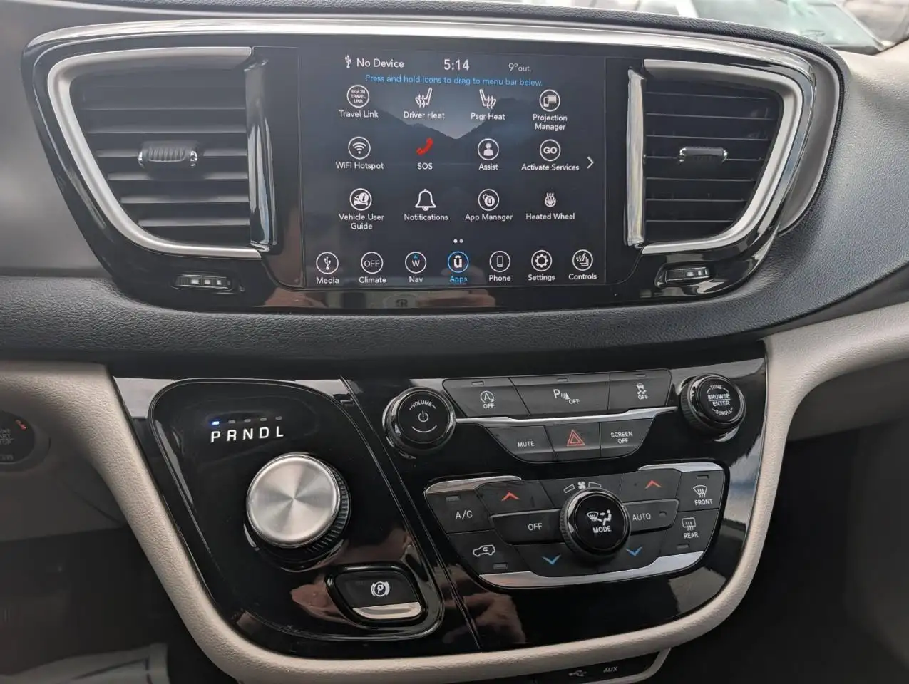 Chrysler Pacifica photo Chrysler Pacifica