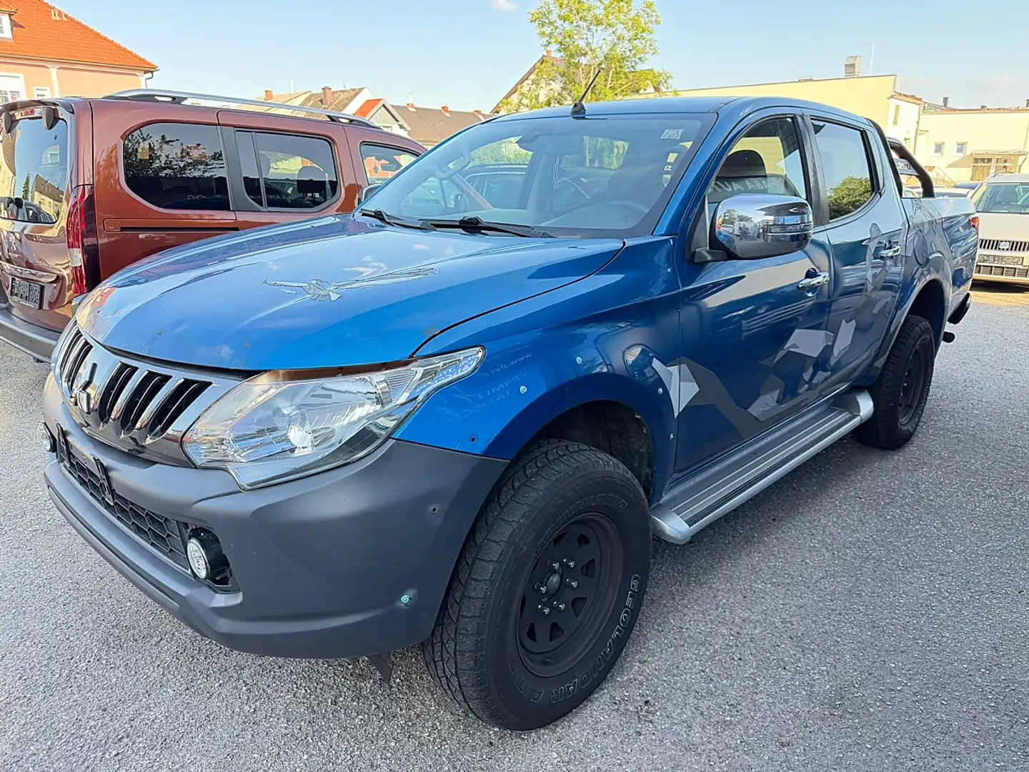 Mitsubishi L200 L 200 DK DI-D 2.4 HP Intense 4 Blau - 2